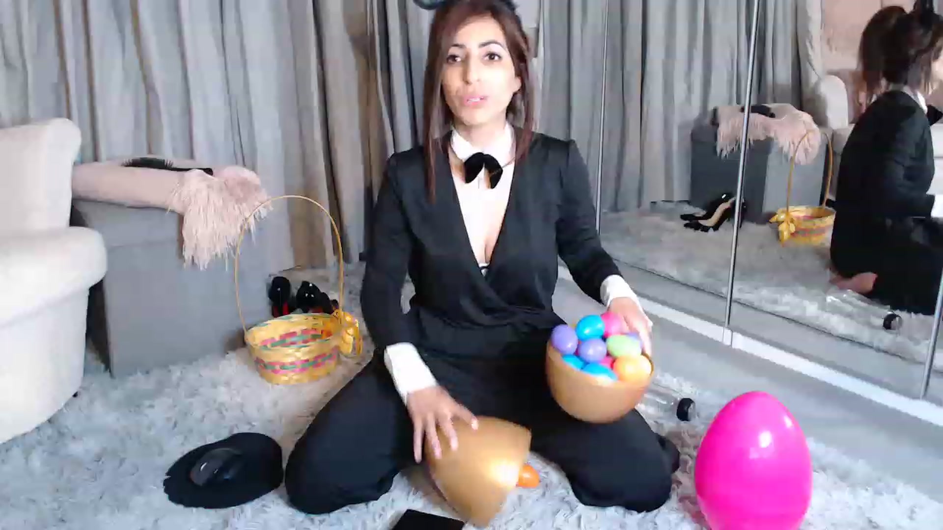 Gallery image thumbnail from WildPersian's myfreecams stream on, 04/10/2023, 05:09 image 3 of 20