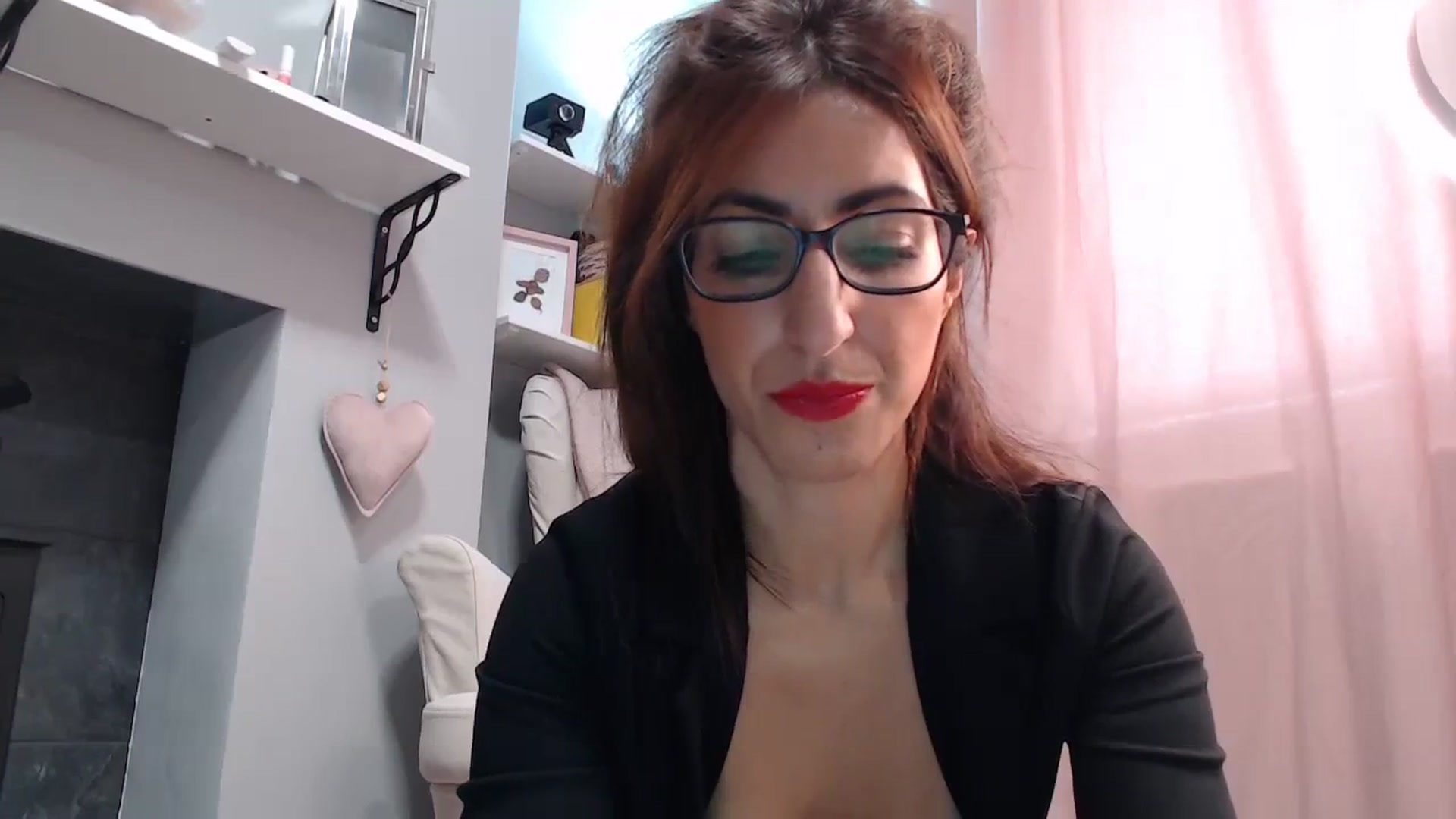 Gallery image thumbnail from WildPersian's myfreecams stream on, 11/21/2023, 12:26 image 7 of 20