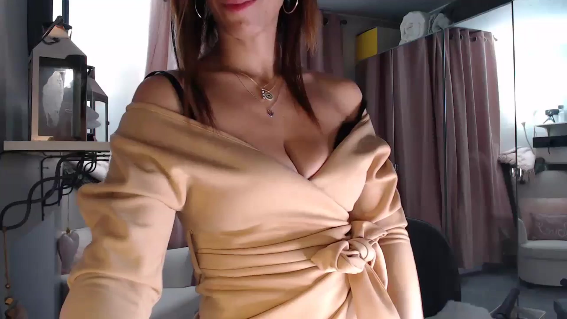 Gallery image thumbnail from WildPersian's myfreecams stream on, 01/07/2024, 06:43 image 2 of 20