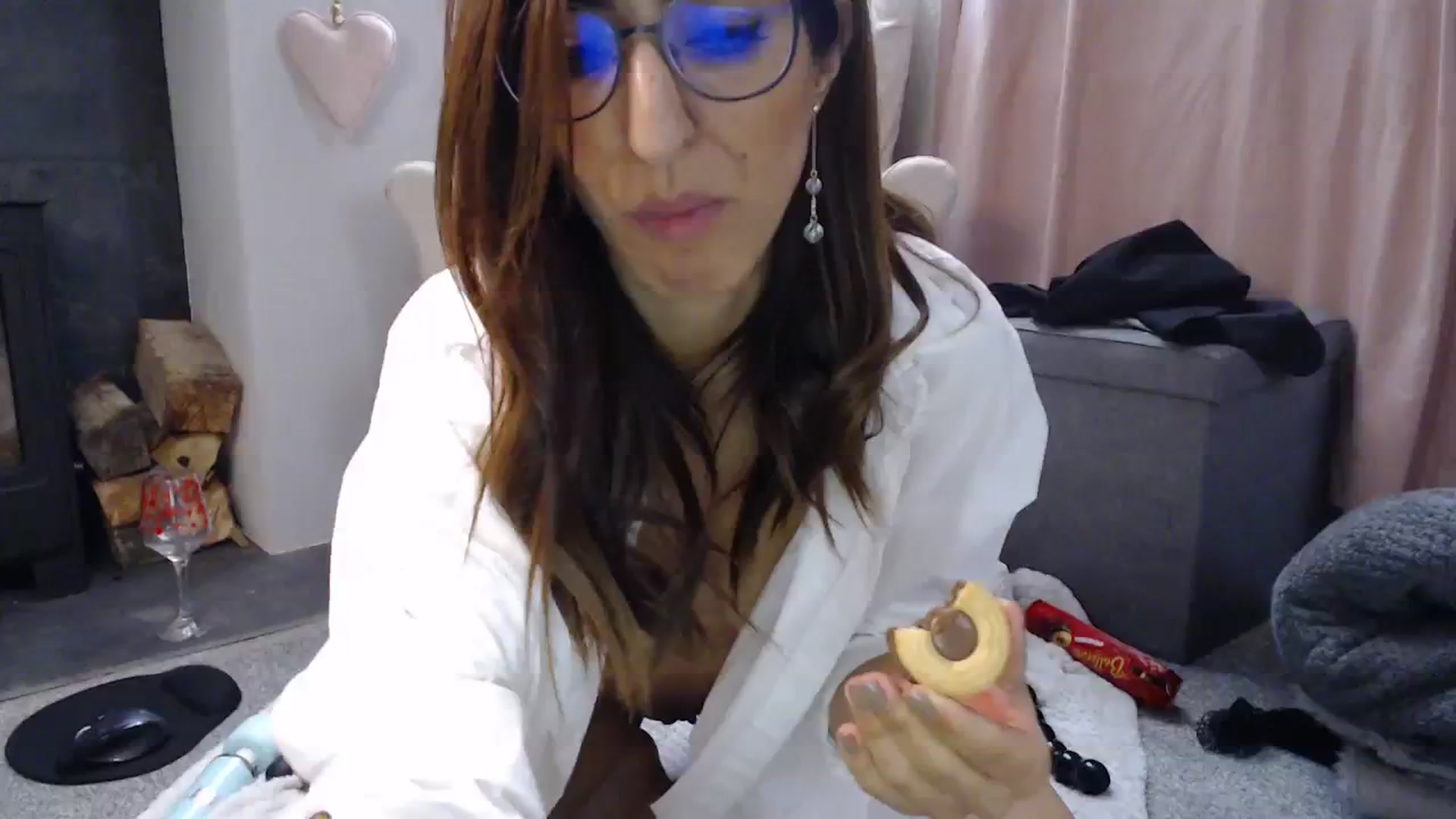 Gallery image thumbnail from WildPersian's myfreecams stream on, 02/12/2024, 06:01 image 19 of 20