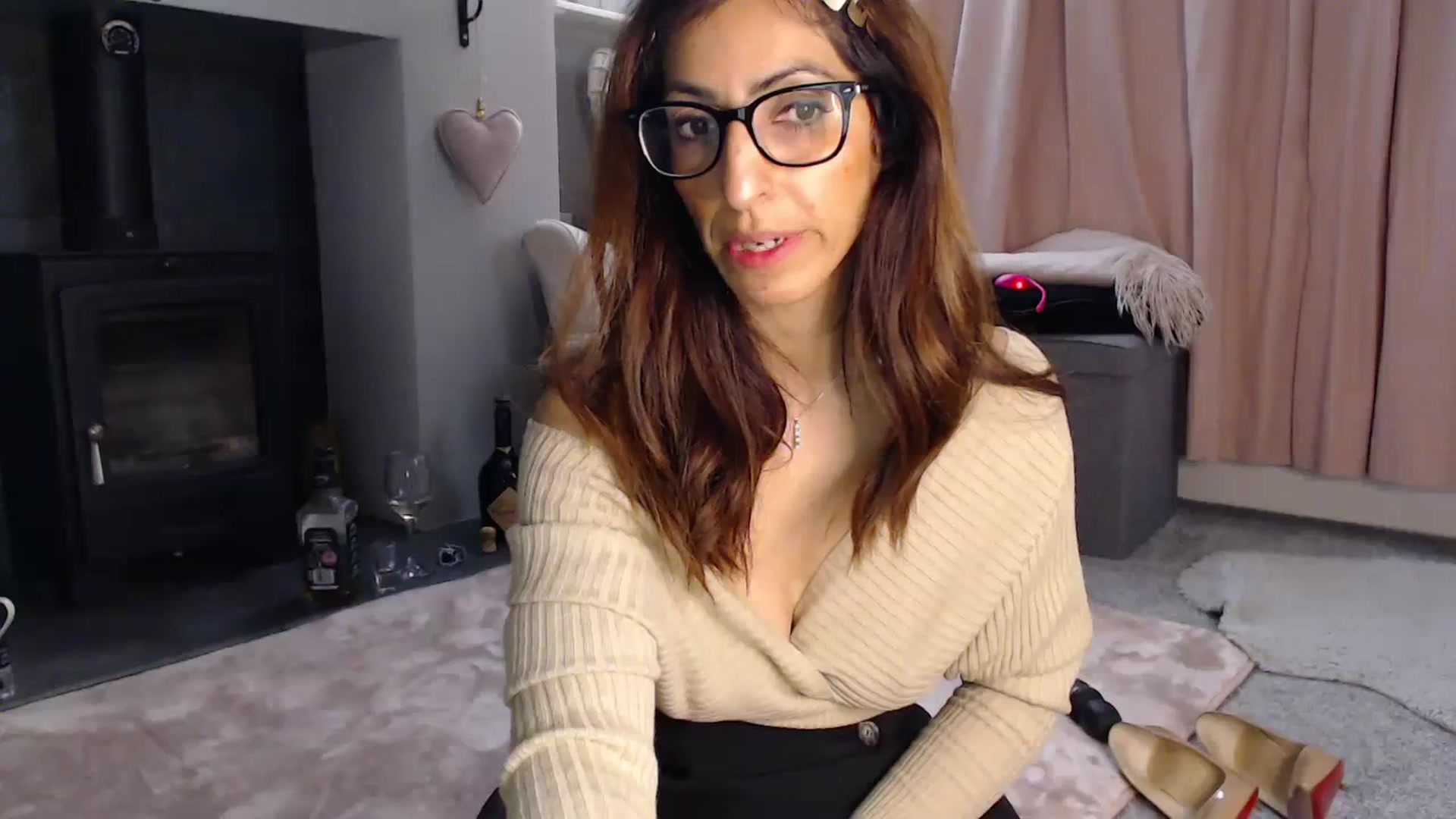 Gallery image thumbnail from WildPersian's myfreecams stream on, 04/06/2024, 03:35 image 19 of 20