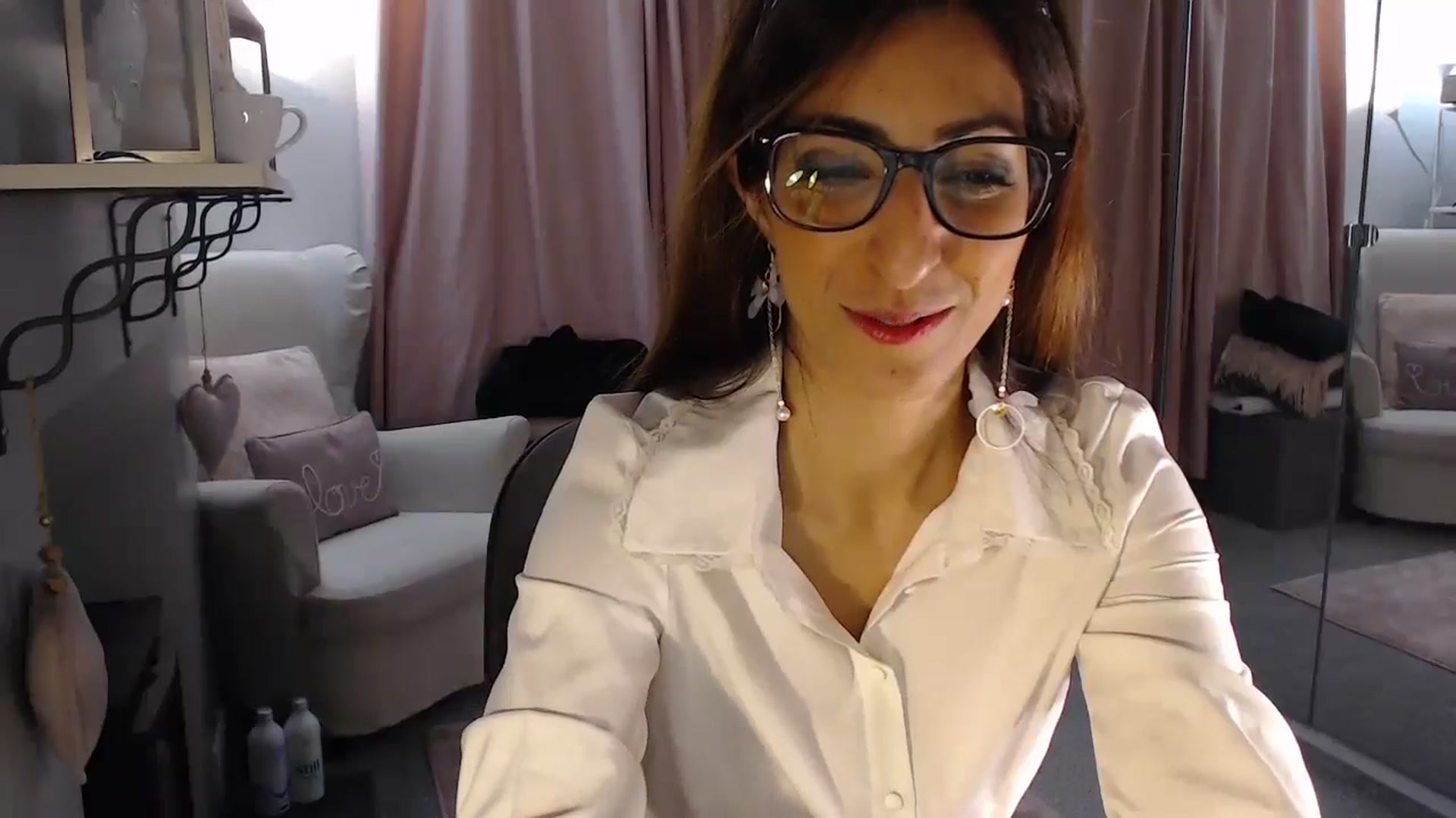 Gallery image thumbnail from WildPersian's myfreecams stream on, 06/14/2024, 02:24 image 12 of 20
