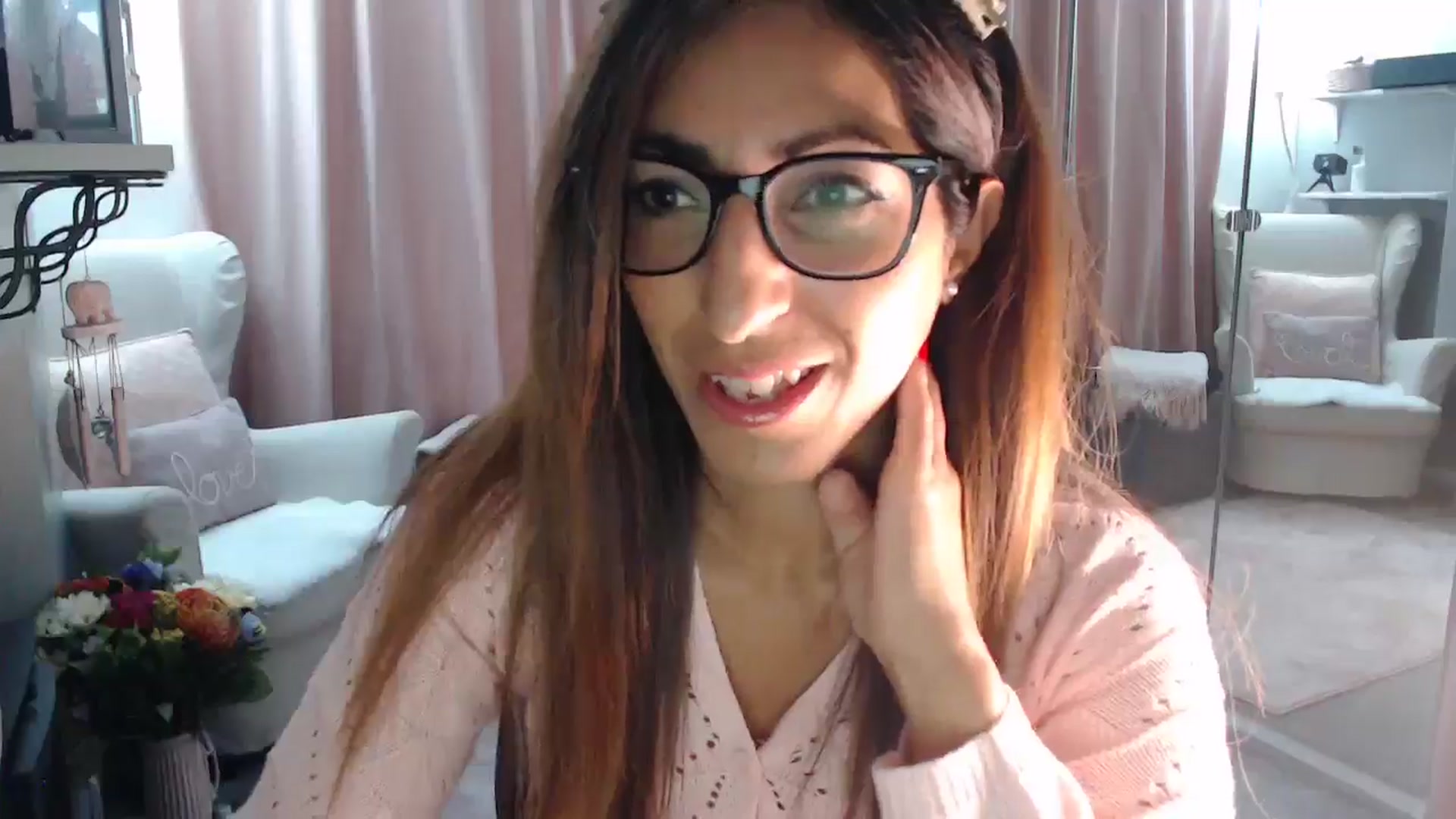 Gallery image thumbnail from WildPersian's myfreecams stream on, 09/05/2024, 02:12 image 8 of 20