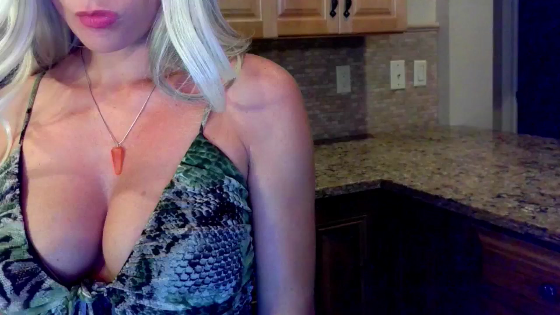 Gallery image thumbnail from Wild_BlondeXx's myfreecams stream on, 08/03/2024, 09:48 image 3 of 20