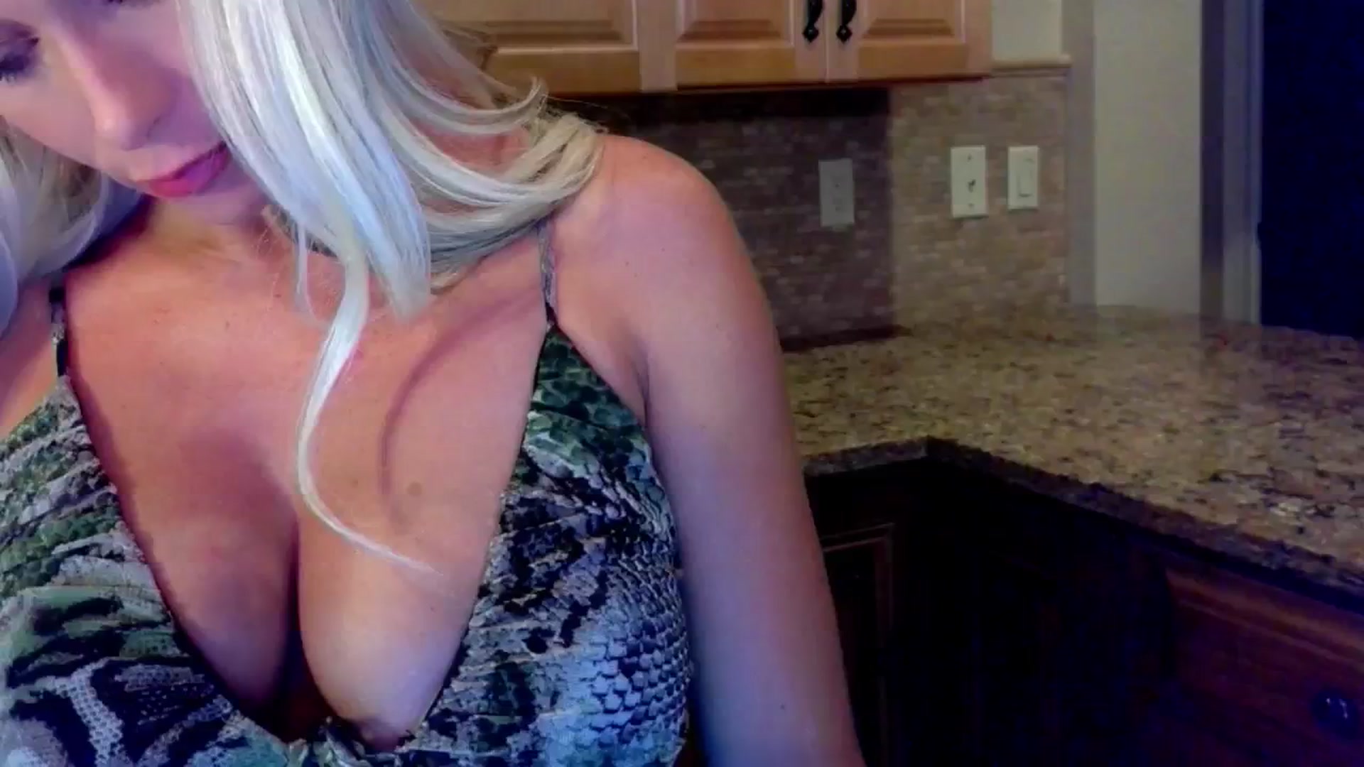 Gallery image thumbnail from Wild_BlondeXx's myfreecams stream on, 08/03/2024, 11:21 image 18 of 20