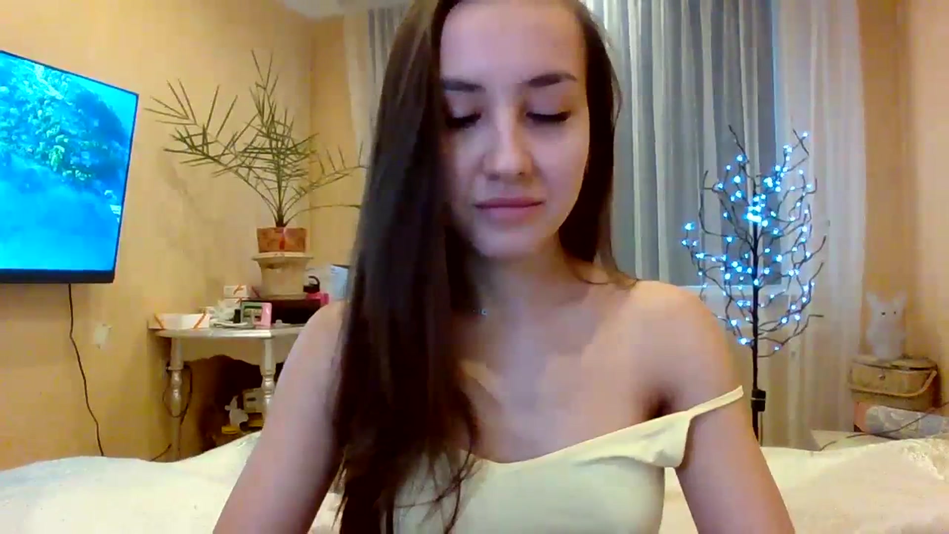 Gallery image thumbnail from Wild_kitten_'s myfreecams stream on, 01/06/2024, 04:17 image 11 of 20