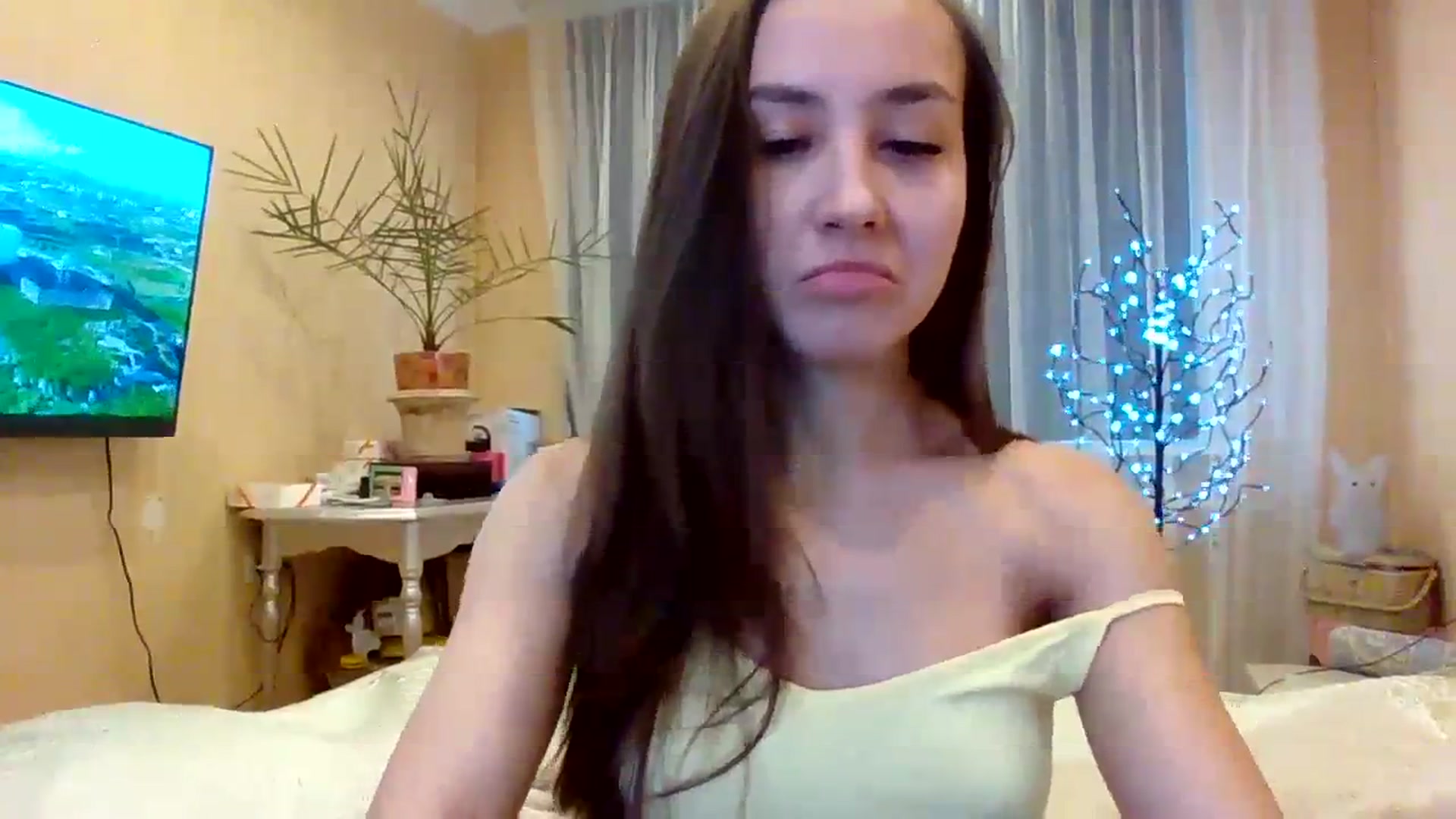 Gallery image thumbnail from Wild_kitten_'s myfreecams stream on, 01/06/2024, 04:17 image 10 of 20