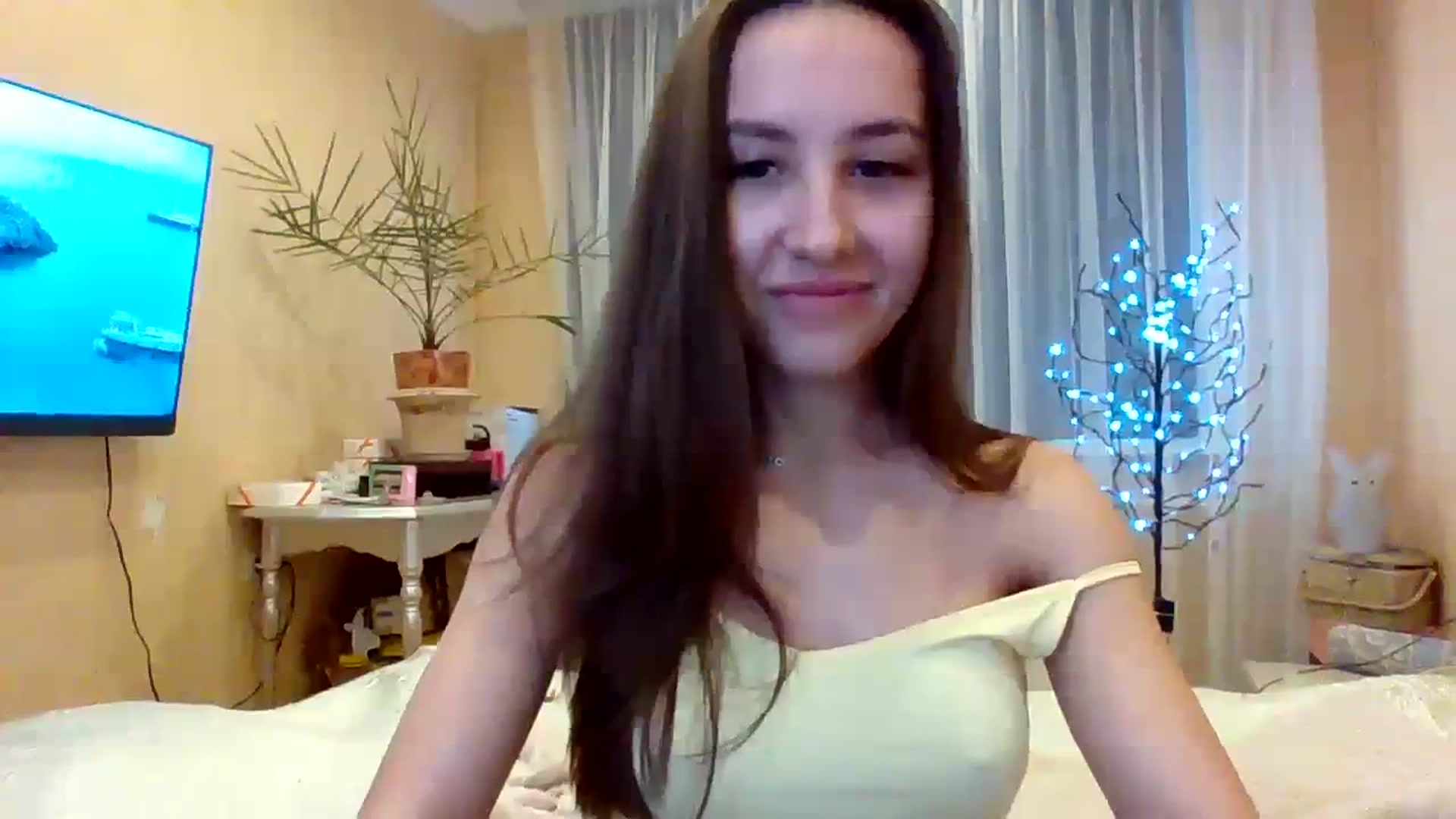 Gallery image thumbnail from Wild_kitten_'s myfreecams stream on, 01/06/2024, 04:17 image 13 of 20