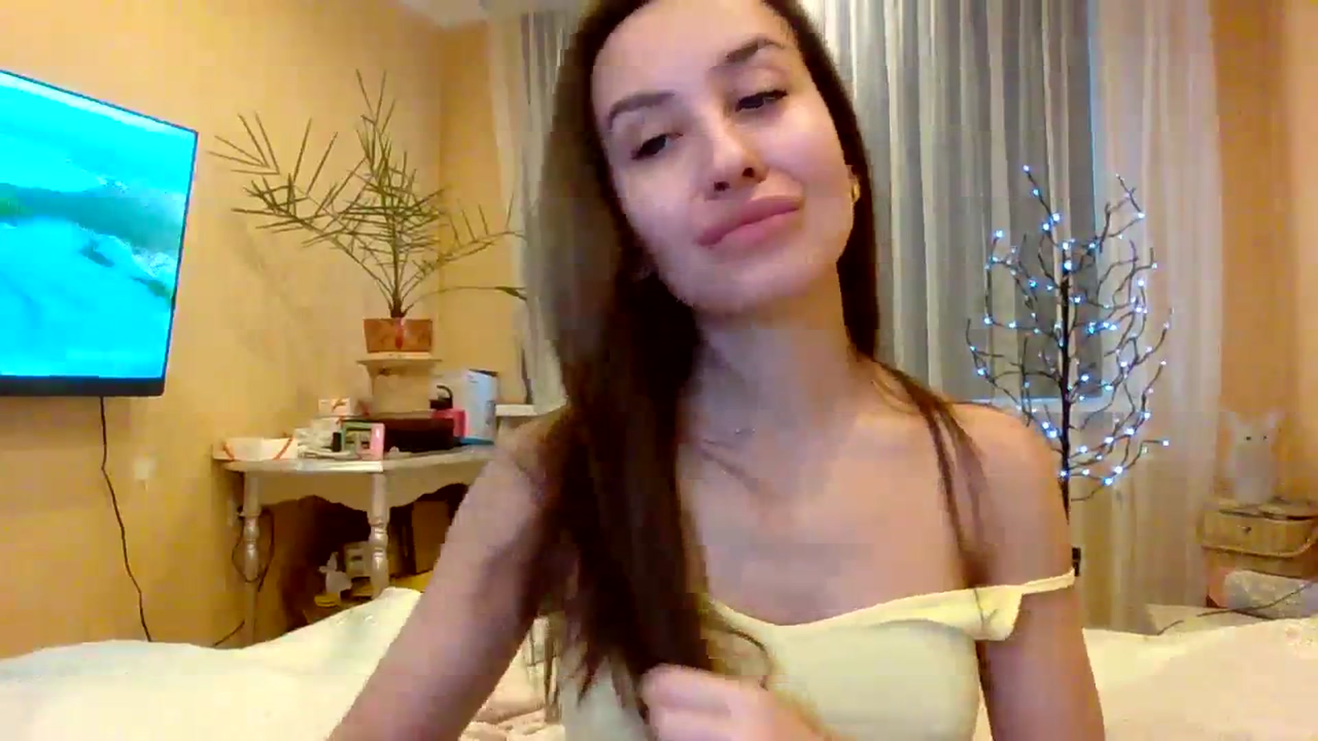 Gallery image thumbnail from Wild_kitten_'s myfreecams stream on, 01/06/2024, 04:17 image 19 of 20