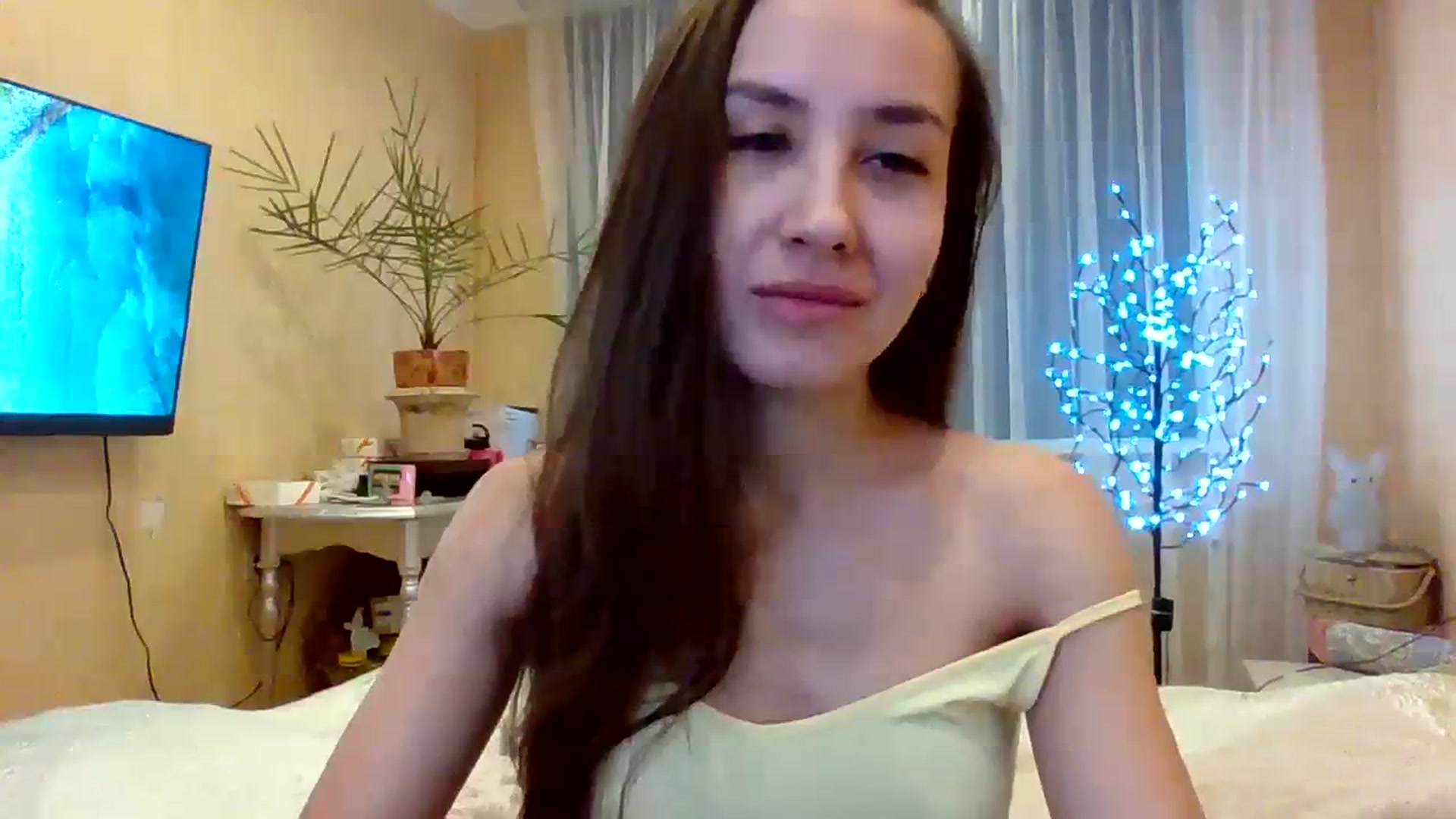 Gallery image thumbnail from Wild_kitten_'s myfreecams stream on, 01/06/2024, 04:17 image 7 of 20