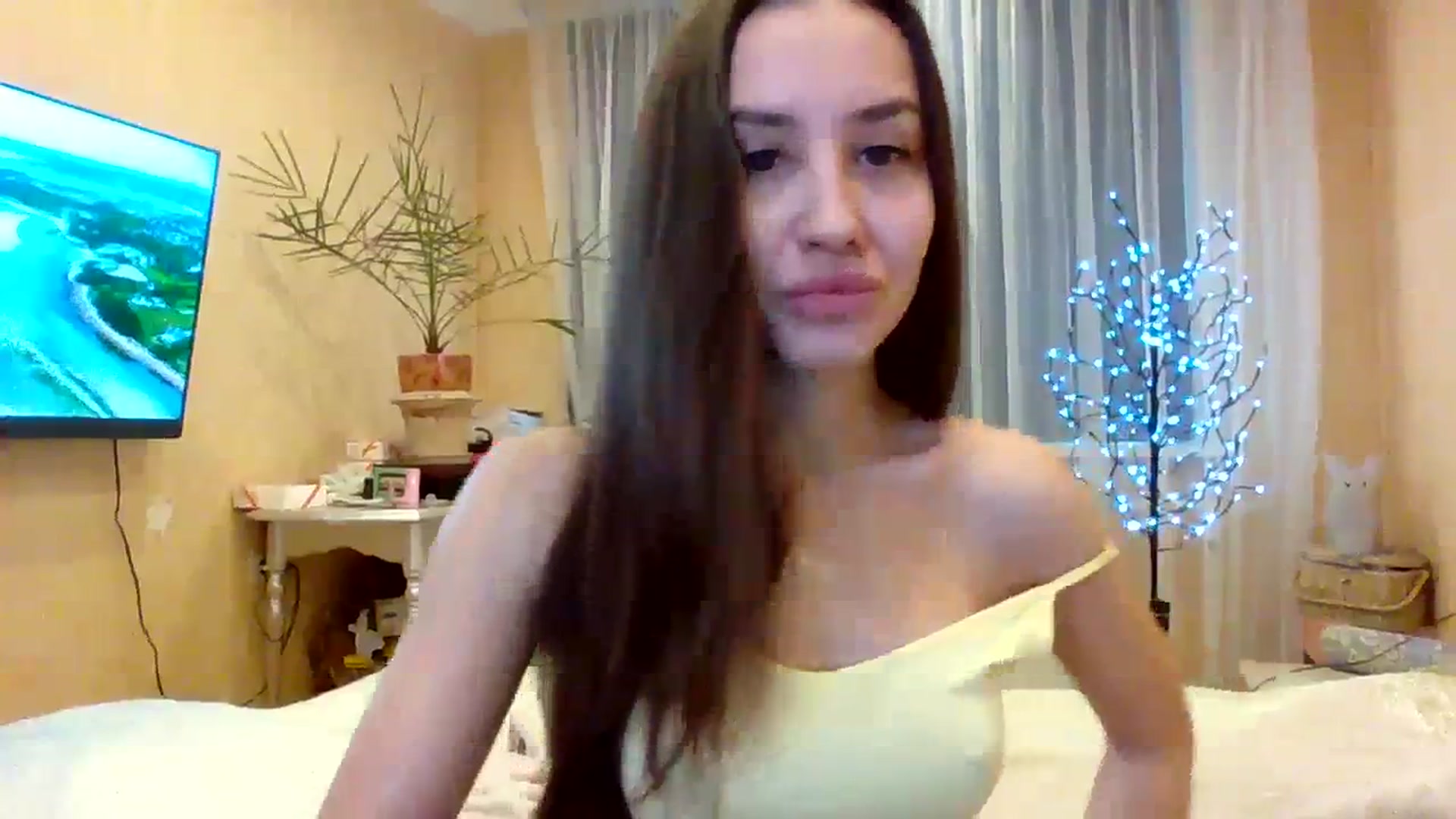 Gallery image thumbnail from Wild_kitten_'s myfreecams stream on, 01/06/2024, 04:17 image 4 of 20