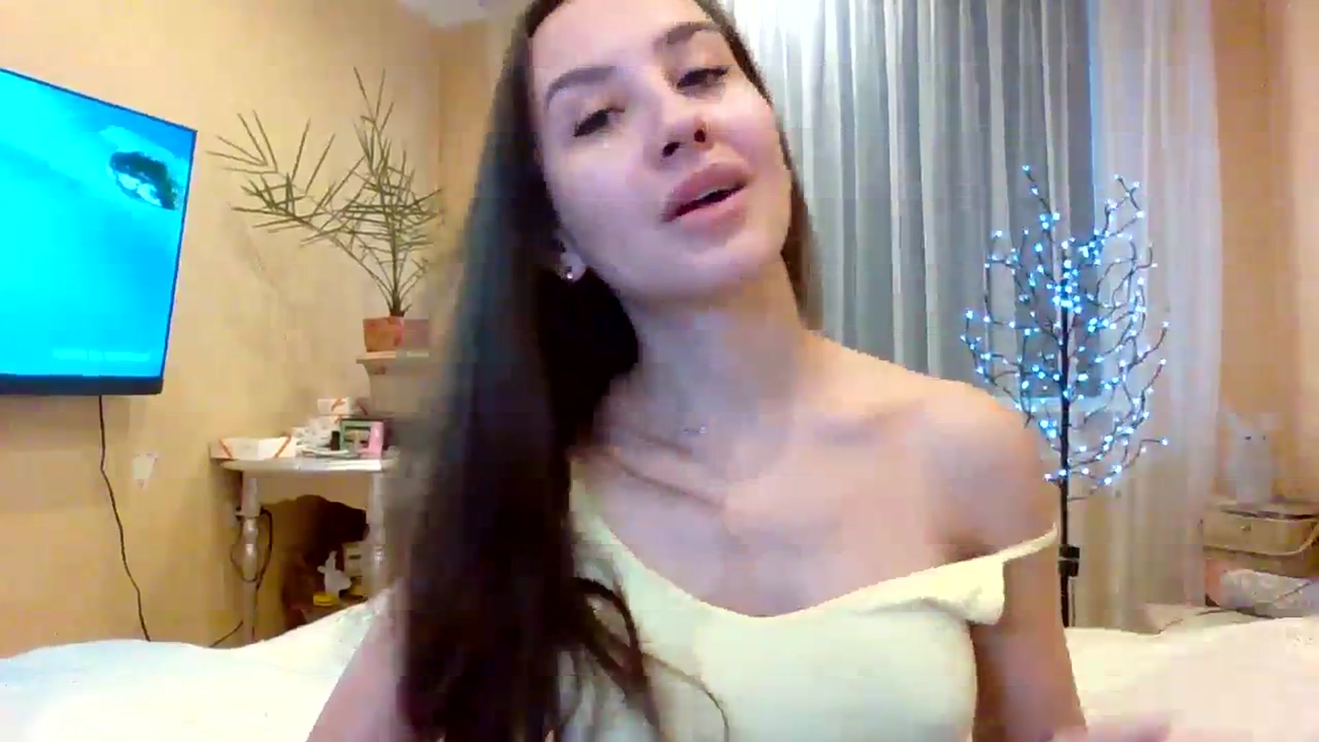 Gallery image thumbnail from Wild_kitten_'s myfreecams stream on, 01/06/2024, 04:17 image 20 of 20