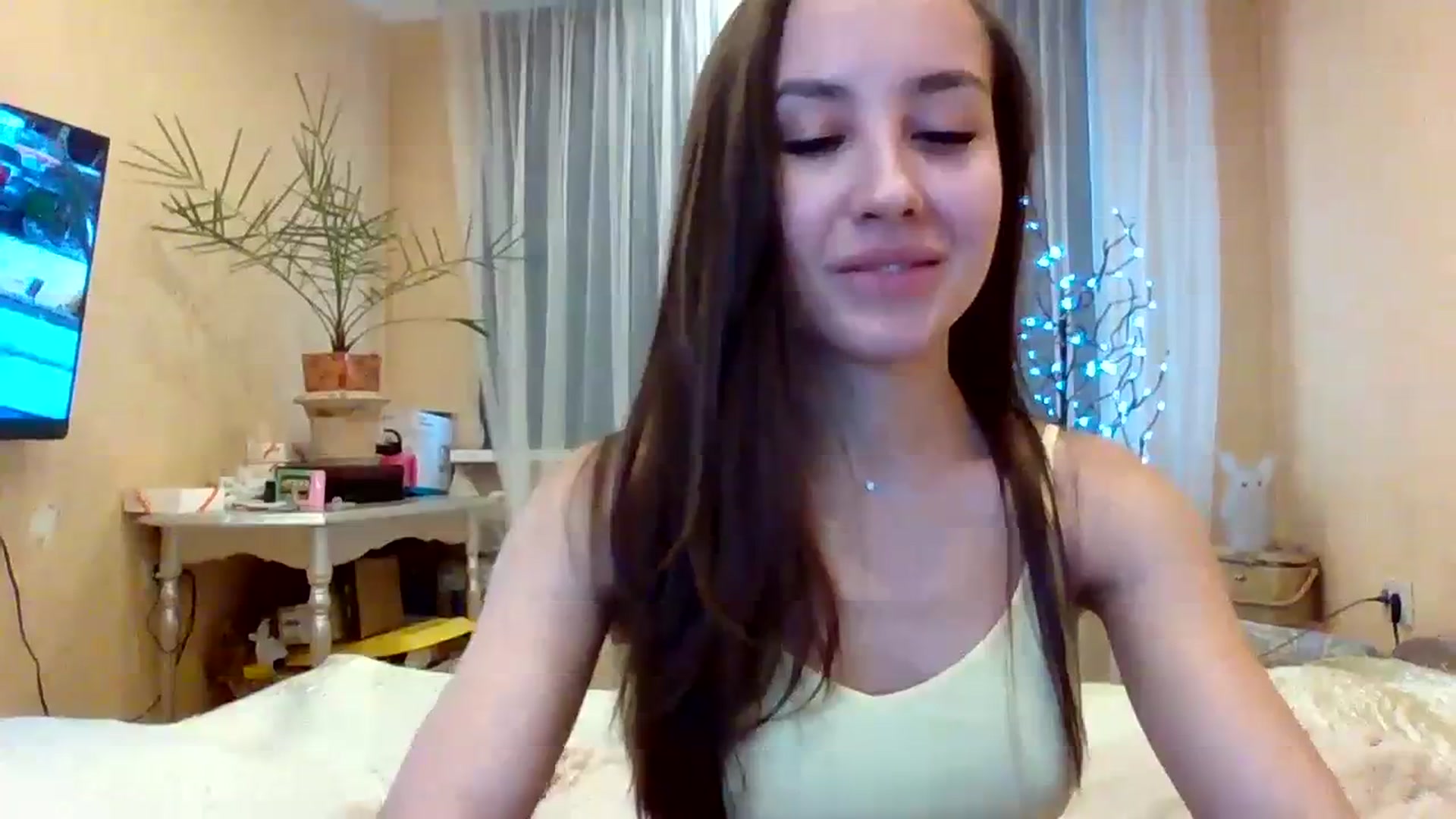 Gallery image thumbnail from Wild_kitten_'s myfreecams stream on, 01/06/2024, 04:38 image 8 of 20