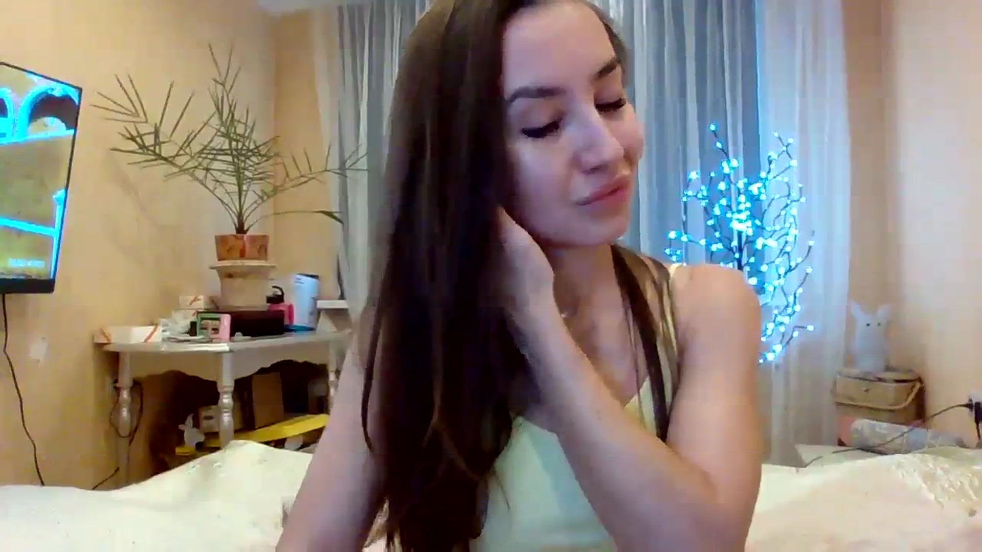 Gallery image thumbnail from Wild_kitten_'s myfreecams stream on, 01/06/2024, 04:38 image 9 of 20