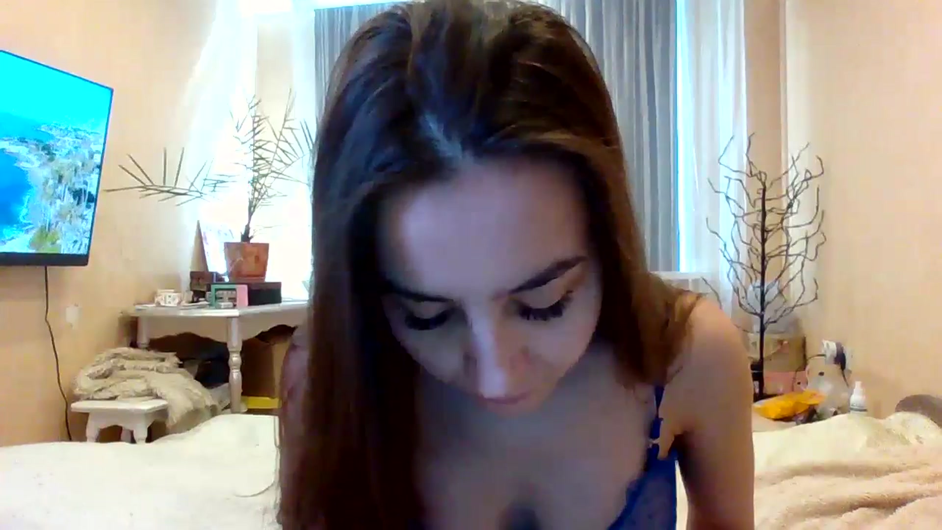Gallery image thumbnail from Wild_kitten_'s myfreecams stream on, 06/05/2024, 04:16 image 16 of 20