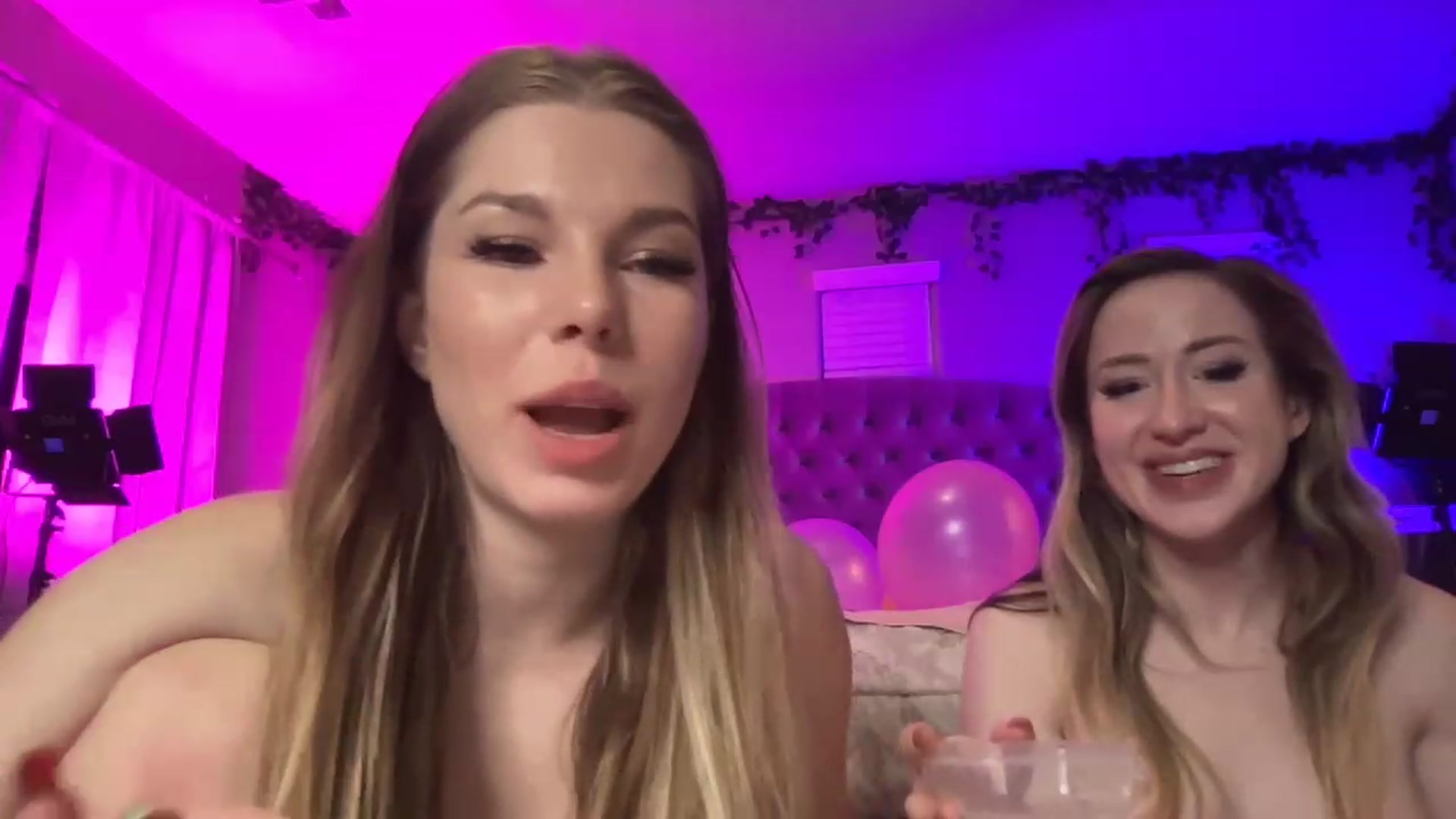 Gallery image thumbnail from Wildamethyst's myfreecams stream on, 12/12/2022, 06:17 image 15 of 20