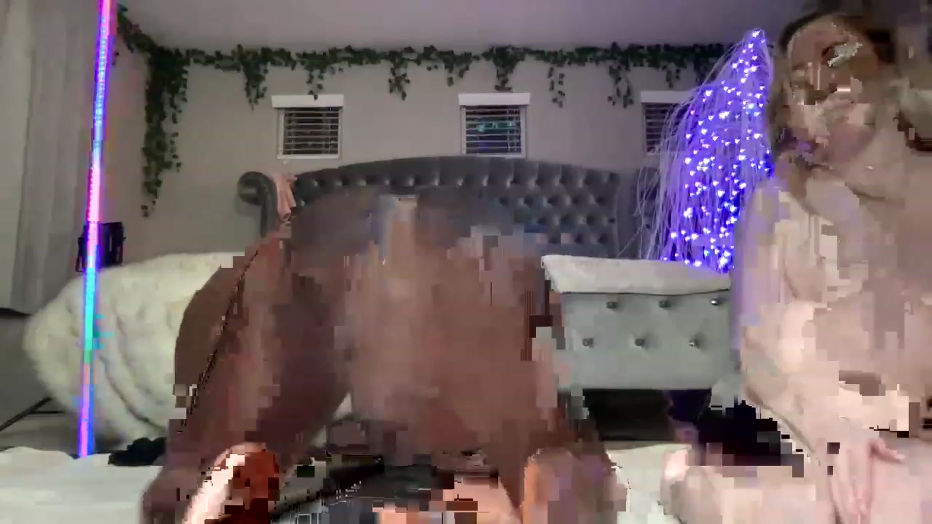 Gallery image thumbnail from Wildamethyst's myfreecams stream on, 01/06/2023, 04:34 image 11 of 20