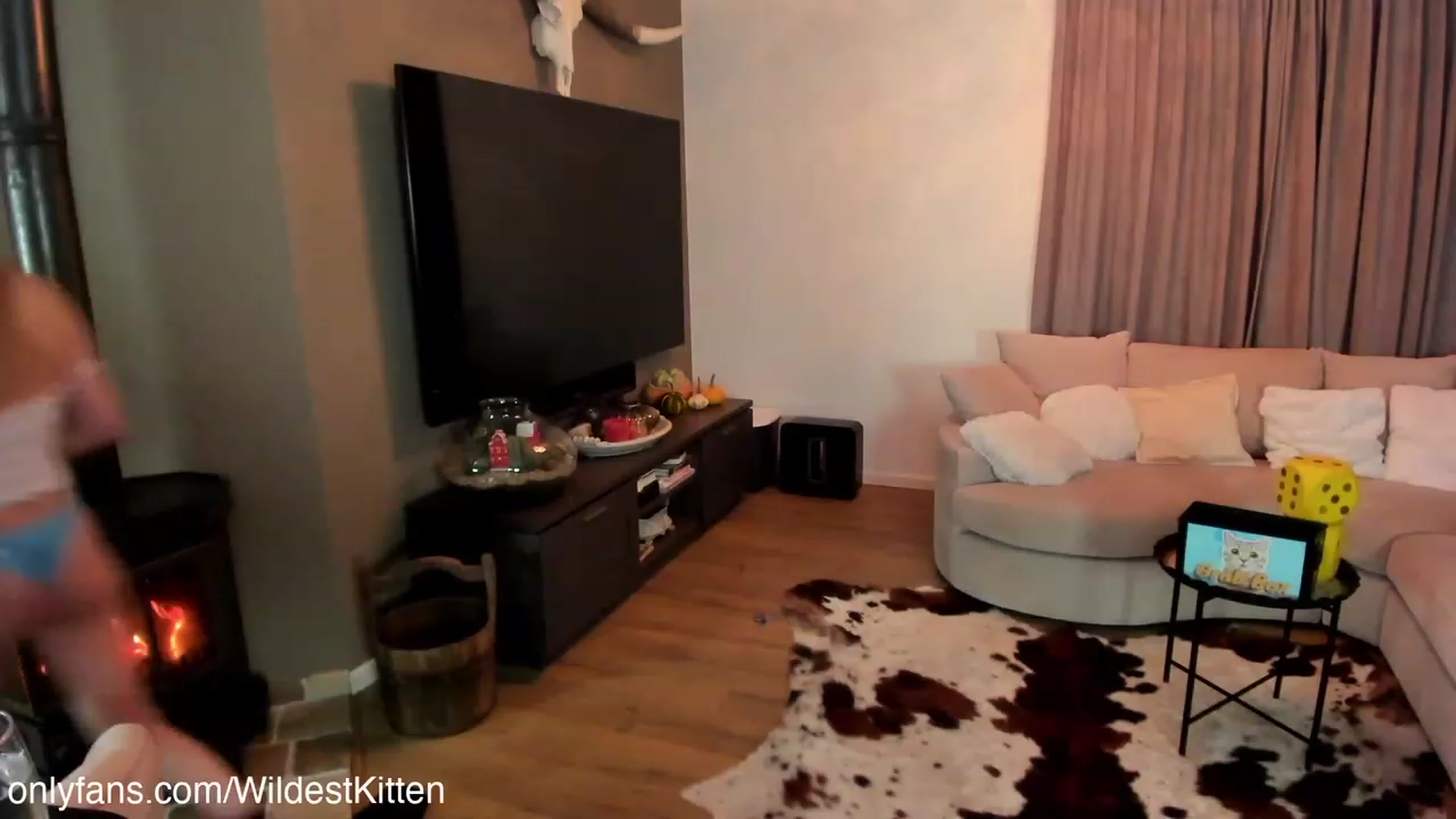 Gallery image thumbnail from WildestKitten's myfreecams stream on, 12/10/2022, 24:16 image 9 of 20