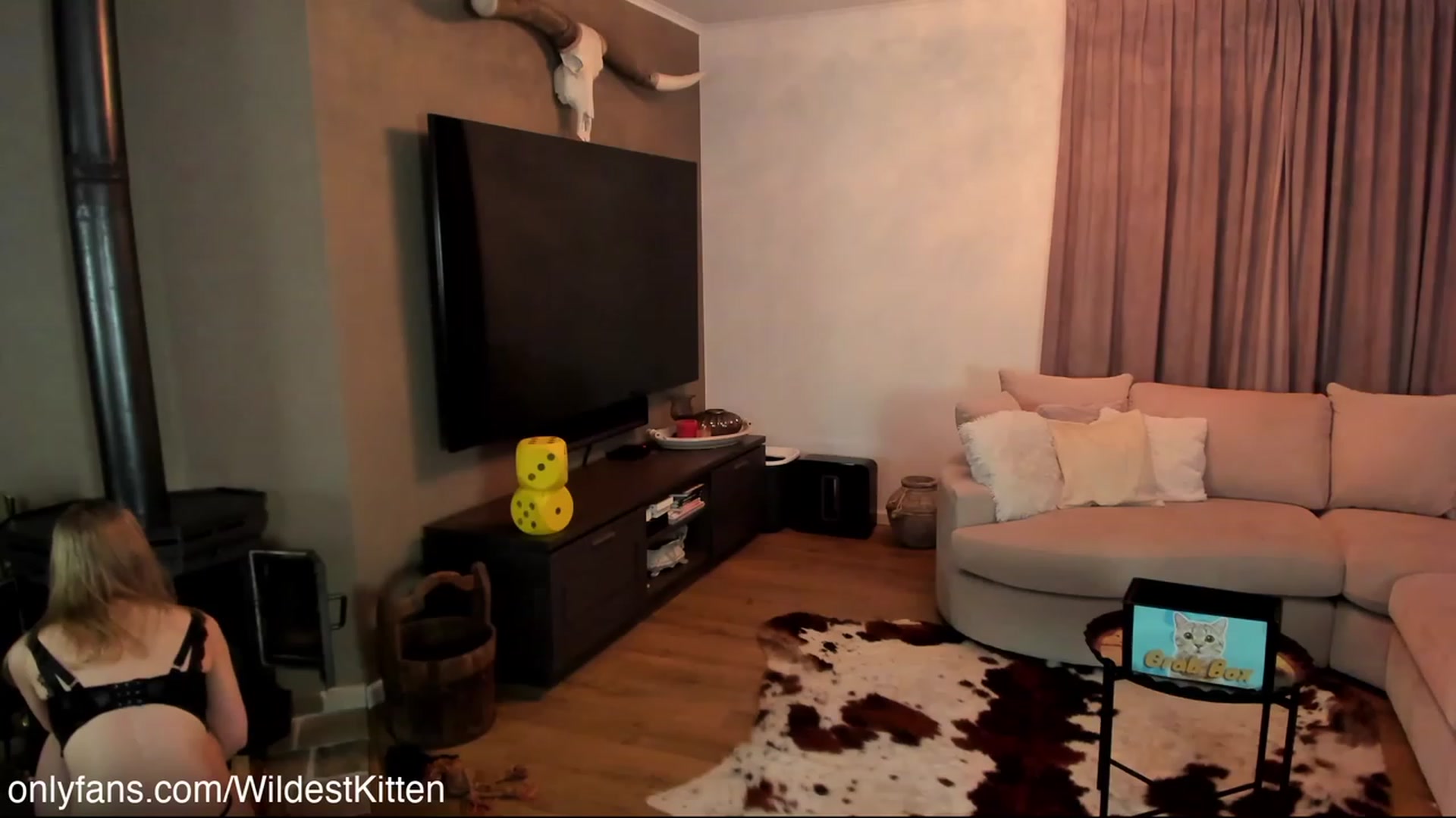 Gallery image thumbnail from WildestKitten's myfreecams stream on, 01/08/2023, 23:21 image 12 of 20