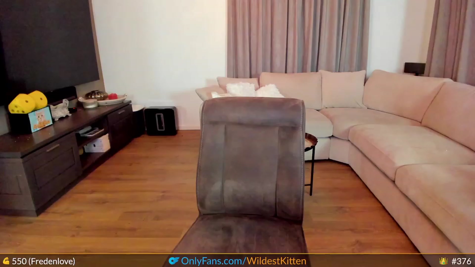 Gallery image thumbnail from WildestKitten's myfreecams stream on, 03/27/2023, 23:37 image 3 of 20