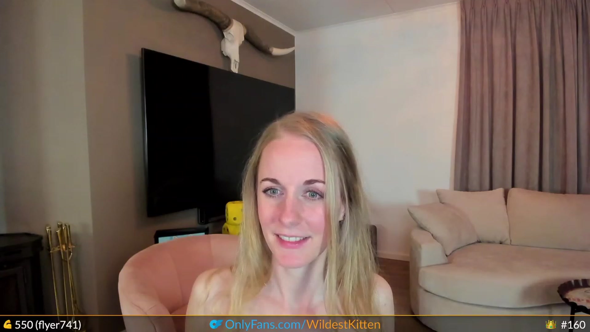 Gallery image thumbnail from WildestKitten's myfreecams stream on, 04/19/2023, 24:31 image 17 of 20