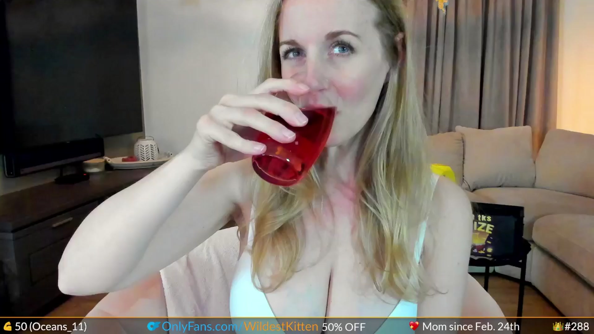 Gallery image thumbnail from WildestKitten's myfreecams stream on, 04/11/2024, 22:47 image 4 of 20