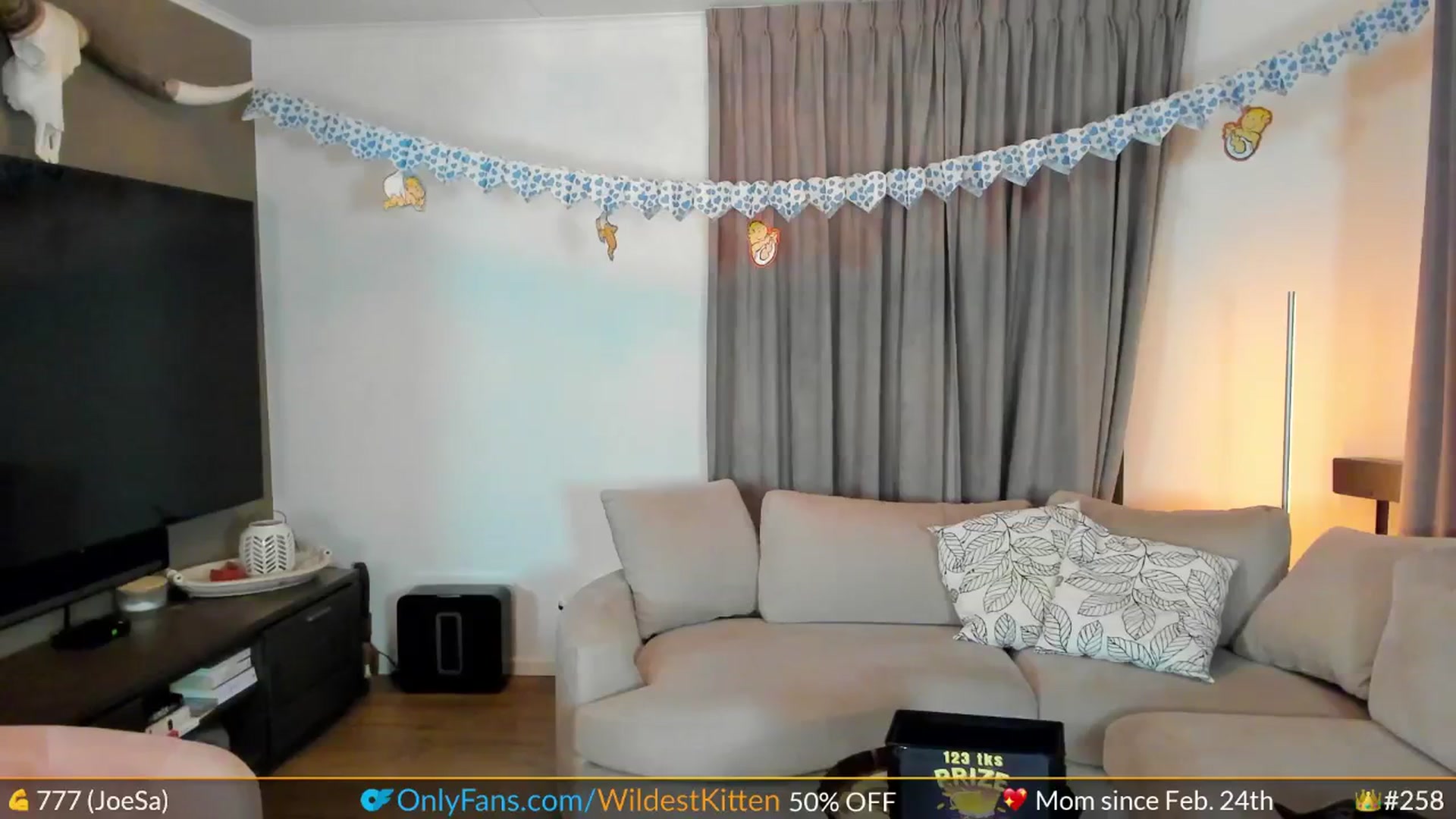 Gallery image thumbnail from WildestKitten's myfreecams stream on, 04/17/2024, 23:32 image 4 of 20