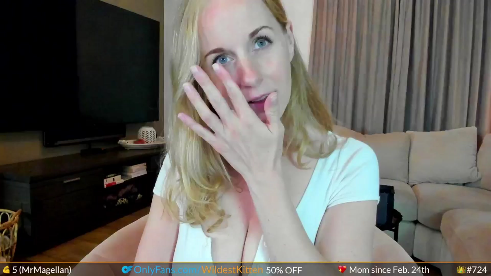 Gallery image thumbnail from WildestKitten's myfreecams stream on, 06/06/2024, 22:35 image 3 of 20