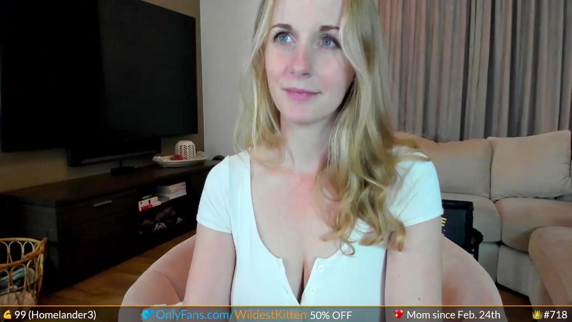 Gallery image thumbnail from WildestKitten's myfreecams stream on, 06/06/2024, 22:35 image 11 of 20