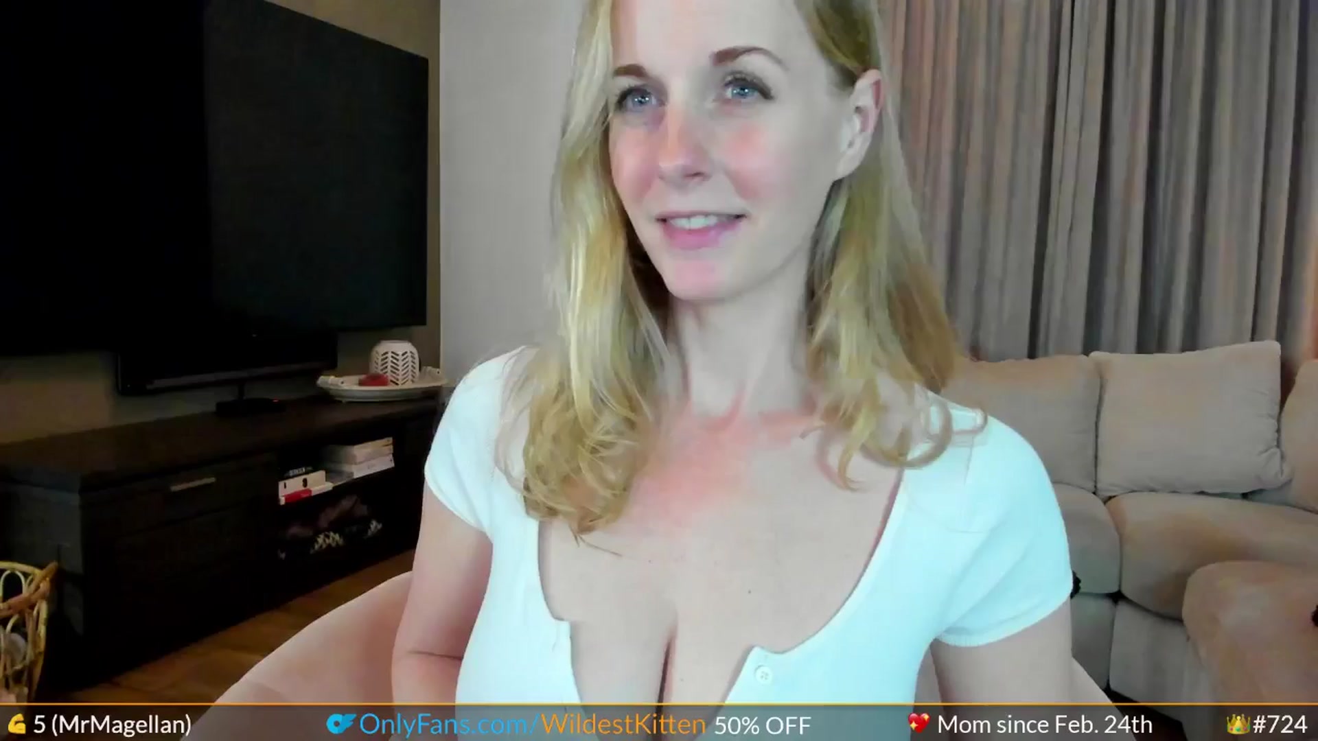 Gallery image thumbnail from WildestKitten's myfreecams stream on, 06/06/2024, 22:35 image 4 of 20