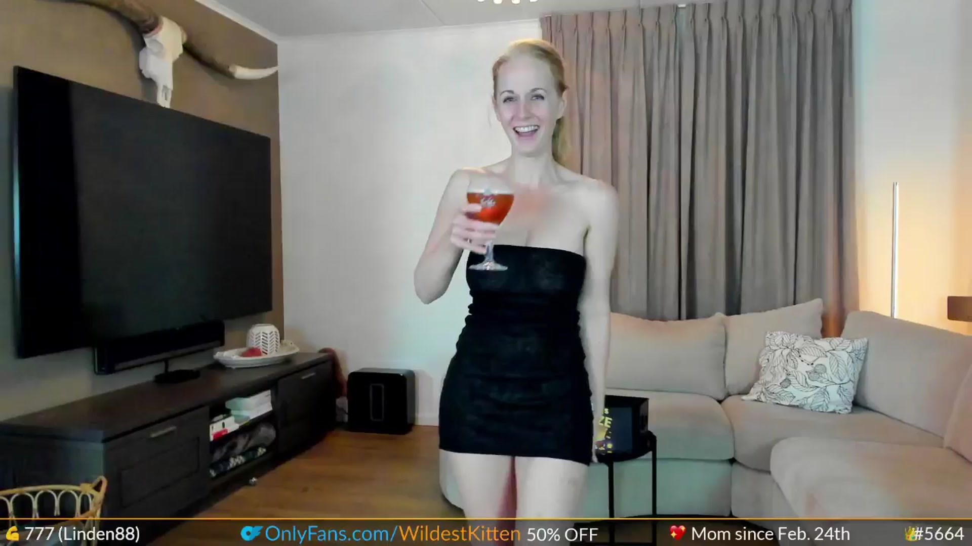 Gallery image thumbnail from WildestKitten's myfreecams stream on, 07/11/2024, 22:36 image 6 of 20
