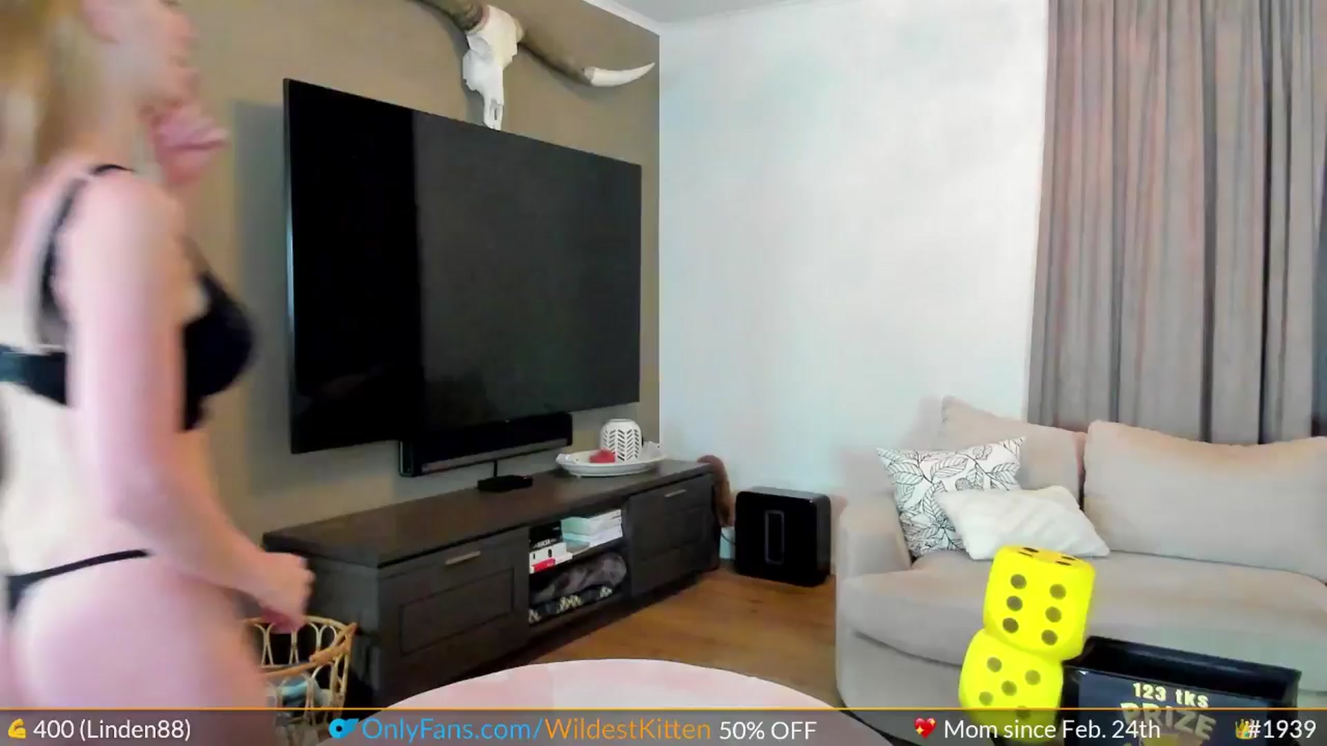 Gallery image thumbnail from WildestKitten's myfreecams stream on, 07/29/2024, 22:43 image 9 of 20
