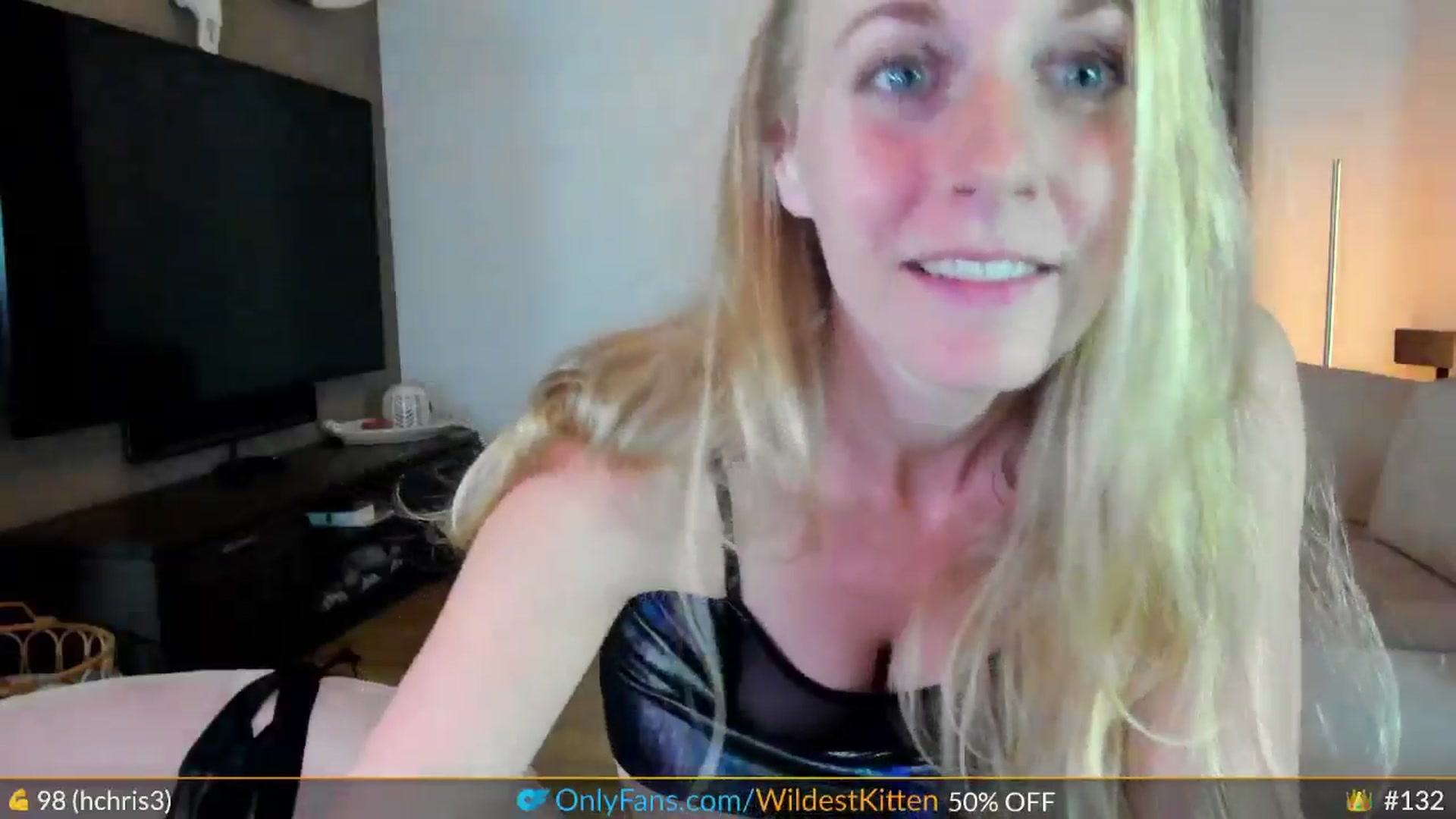Gallery image thumbnail from WildestKitten's myfreecams stream on, 10/08/2024, 24:54 image 6 of 20