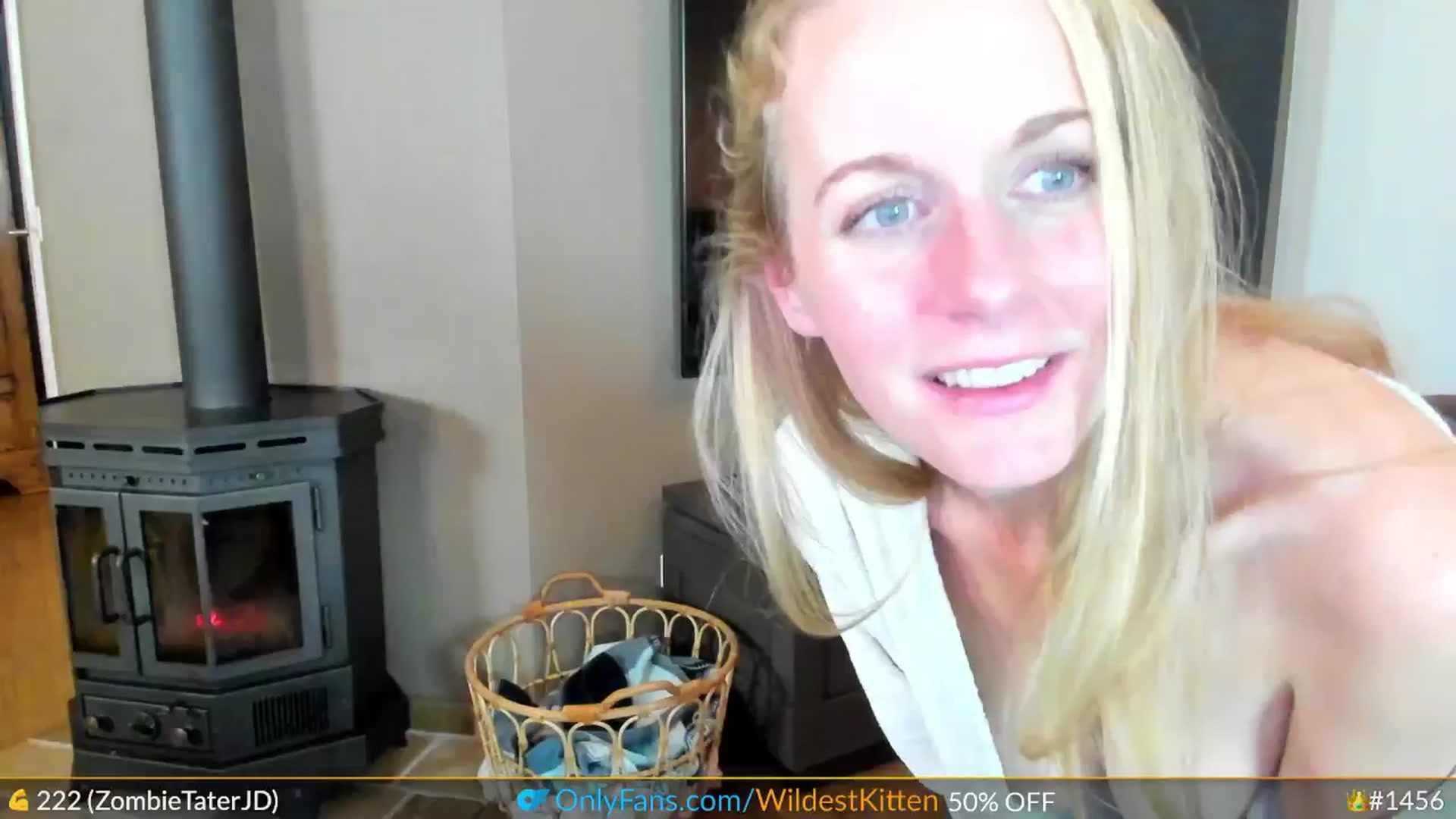 Gallery image thumbnail from WildestKitten's myfreecams stream on, 11/16/2024, 24:10 image 8 of 20
