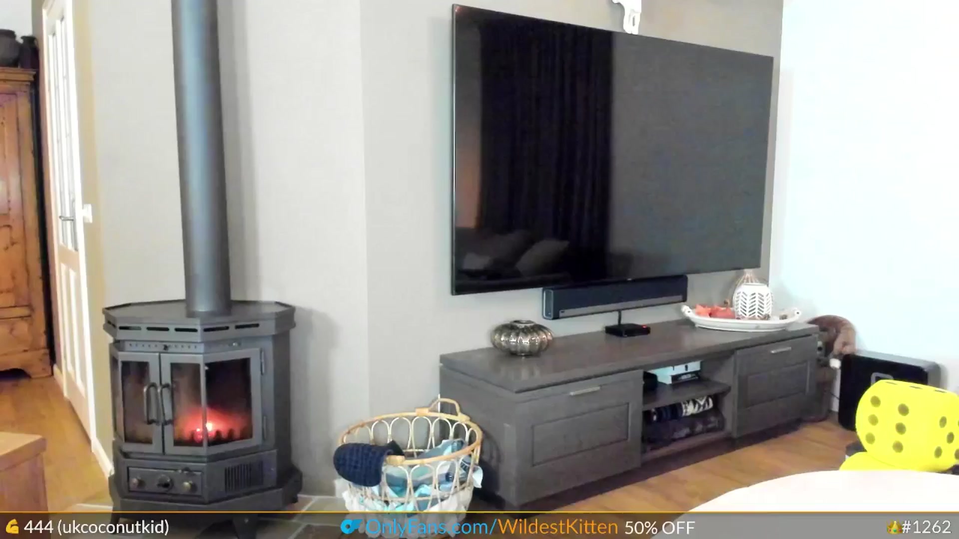 Gallery image thumbnail from WildestKitten's myfreecams stream on, 11/17/2024, 01:11 image 12 of 20