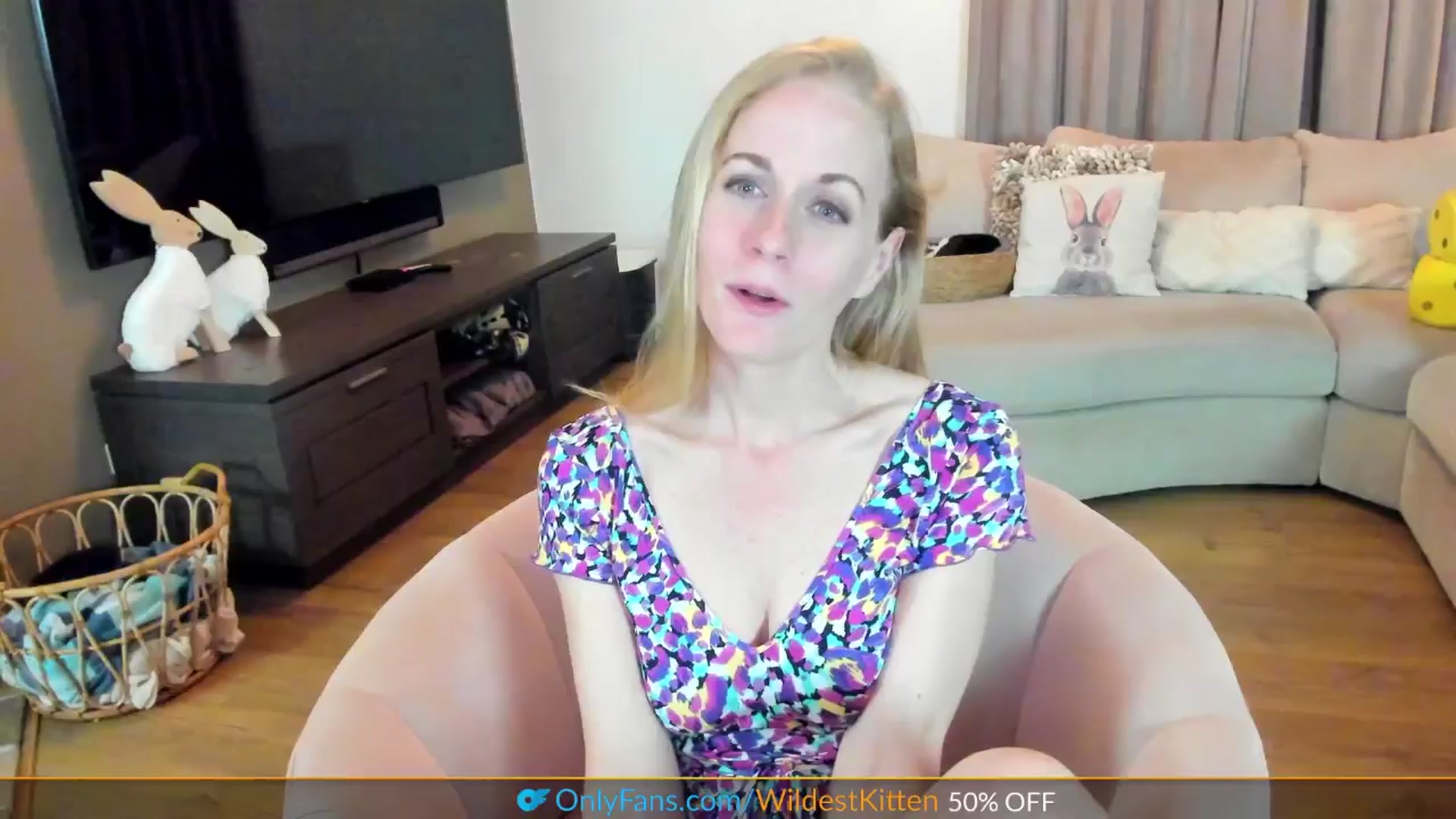 Gallery image thumbnail from WildestKitten's myfreecams stream on, 03/29/2025, 01:20 image 7 of 20