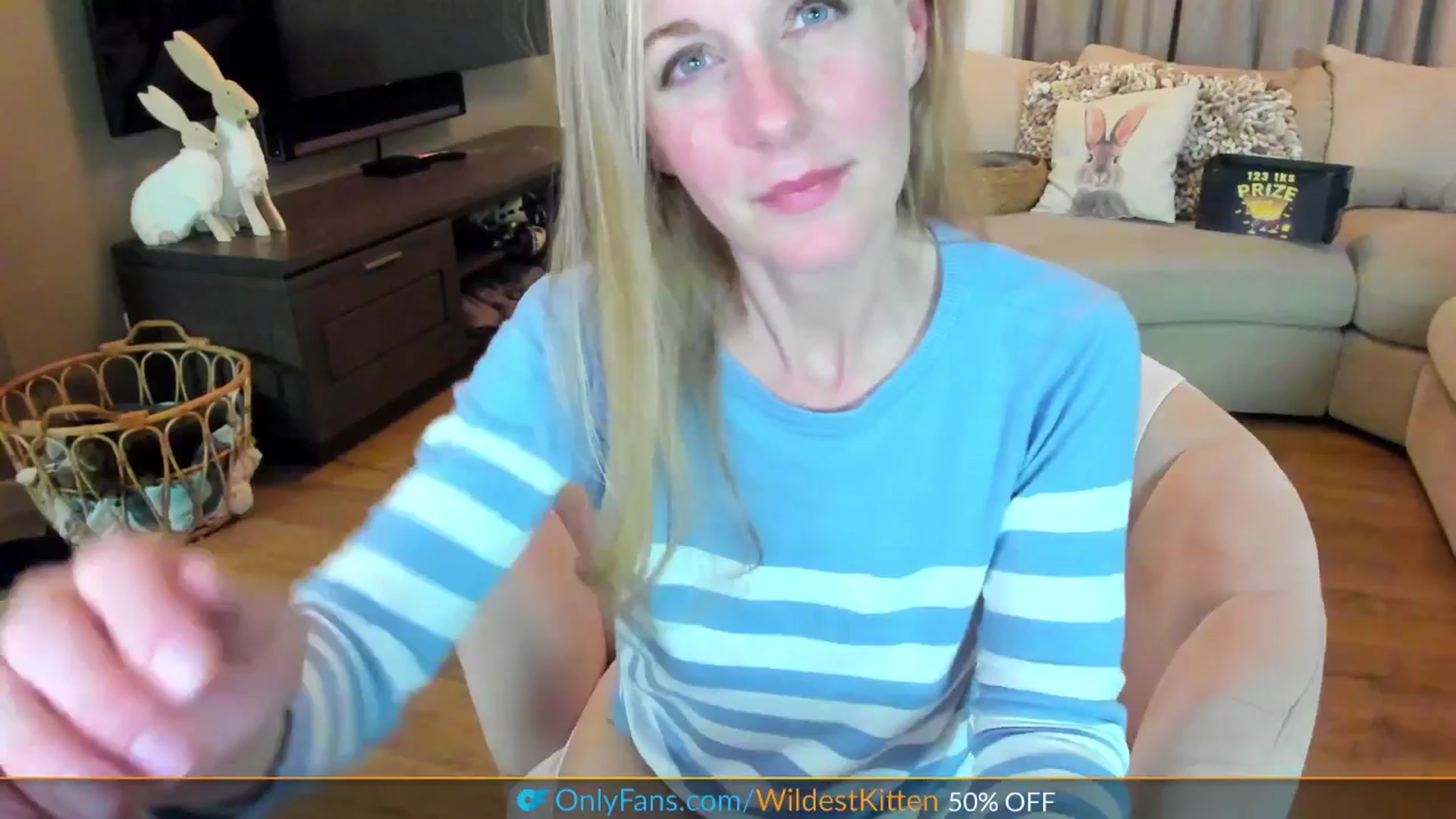 Gallery image thumbnail from WildestKitten's myfreecams stream on, 04/02/2025, 21:54 image 9 of 20