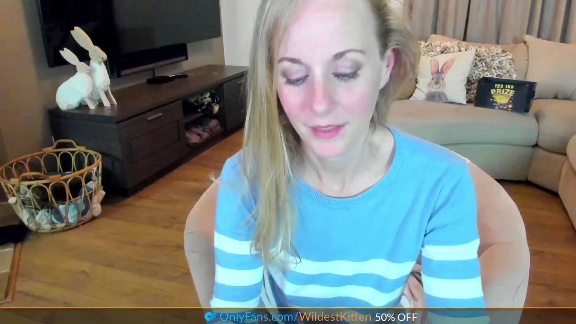 Gallery image thumbnail from WildestKitten's myfreecams stream on, 04/02/2025, 21:54 image 10 of 20