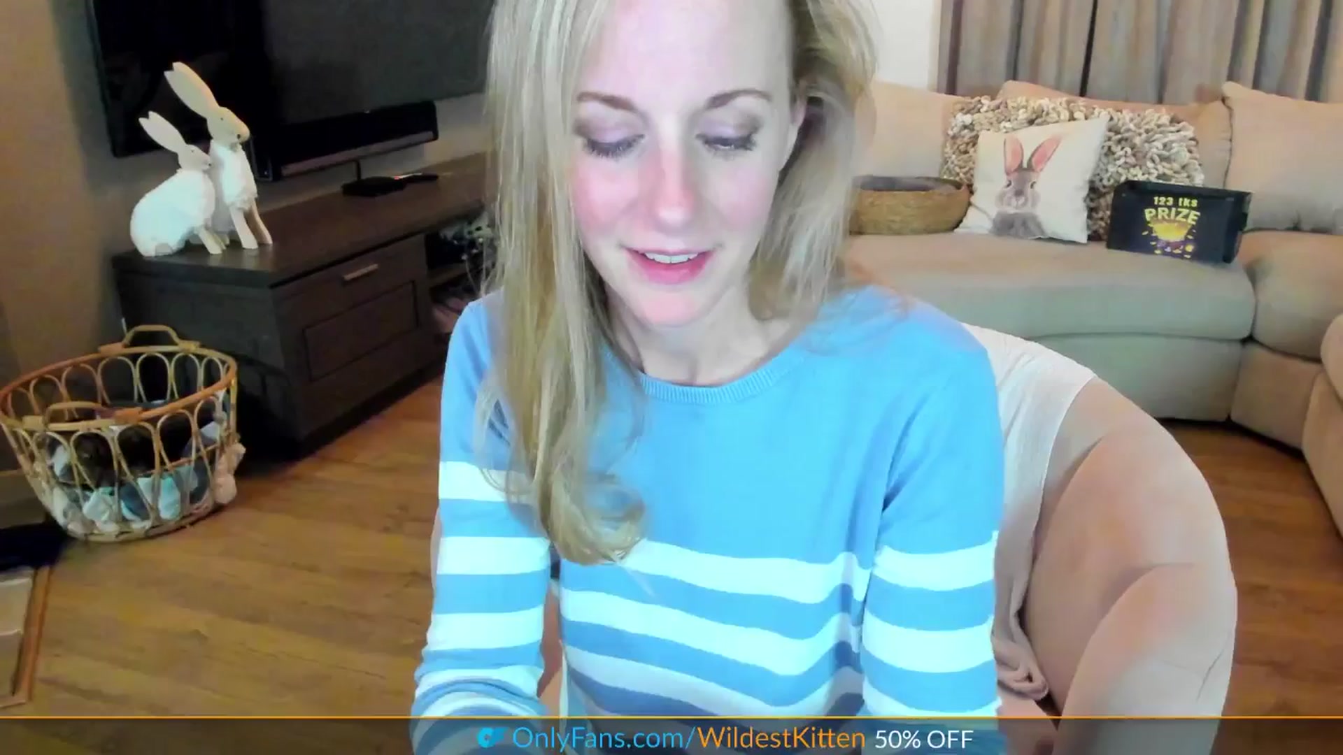 Gallery image thumbnail from WildestKitten's myfreecams stream on, 04/02/2025, 21:54 image 13 of 20
