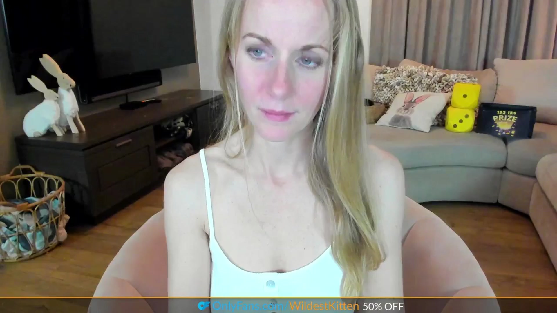 Gallery image thumbnail from WildestKitten's myfreecams stream on, 04/03/2025, 20:51 image 18 of 20