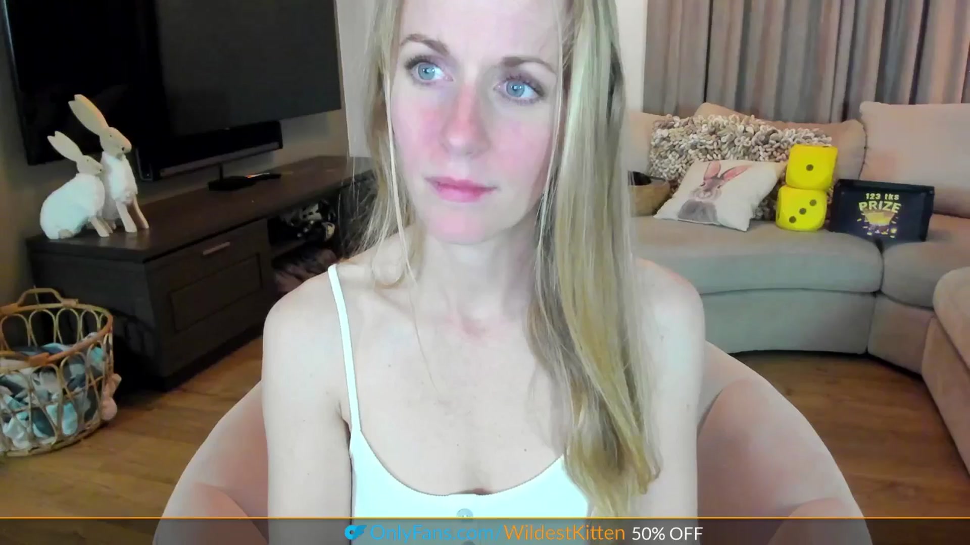 Gallery image thumbnail from WildestKitten's myfreecams stream on, 04/03/2025, 20:51 image 19 of 20