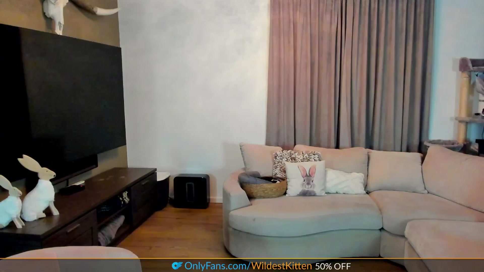 Gallery image thumbnail from WildestKitten's myfreecams stream on, 04/10/2025, 22:11 image 19 of 20
