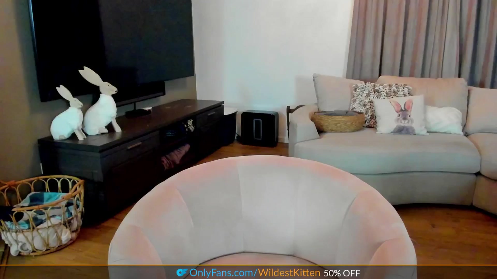 Gallery image thumbnail from WildestKitten's myfreecams stream on, 04/11/2025, 22:42 image 10 of 20