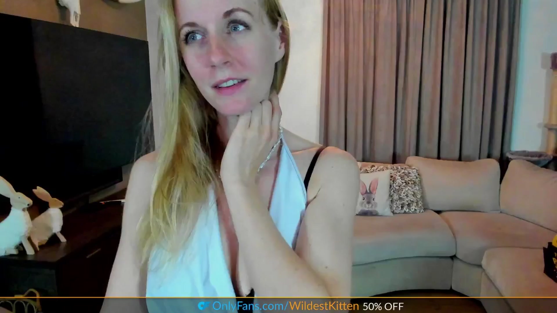 Gallery image thumbnail from WildestKitten's myfreecams stream on, 04/15/2025, 22:59 image 18 of 20