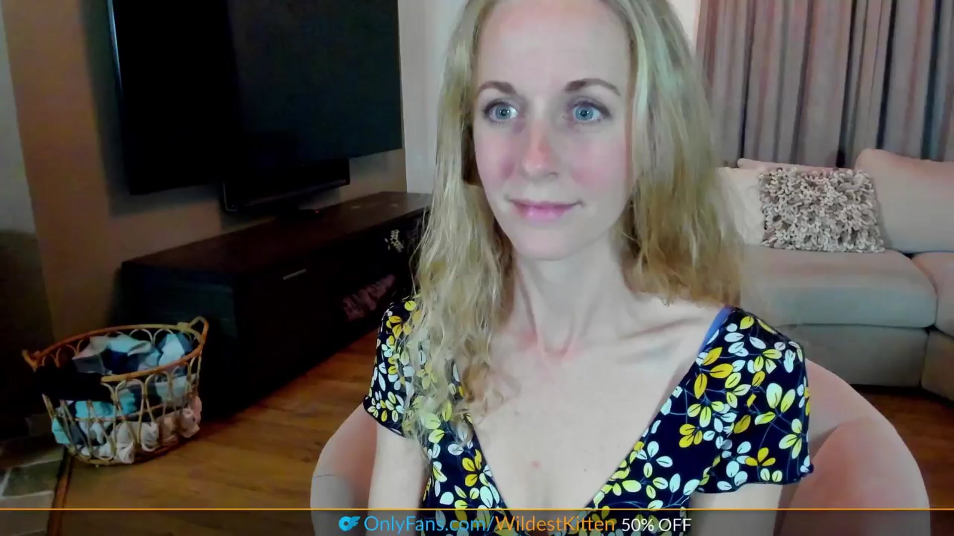 Gallery image thumbnail from WildestKitten's myfreecams stream on, 04/17/2025, 21:48 image 19 of 20