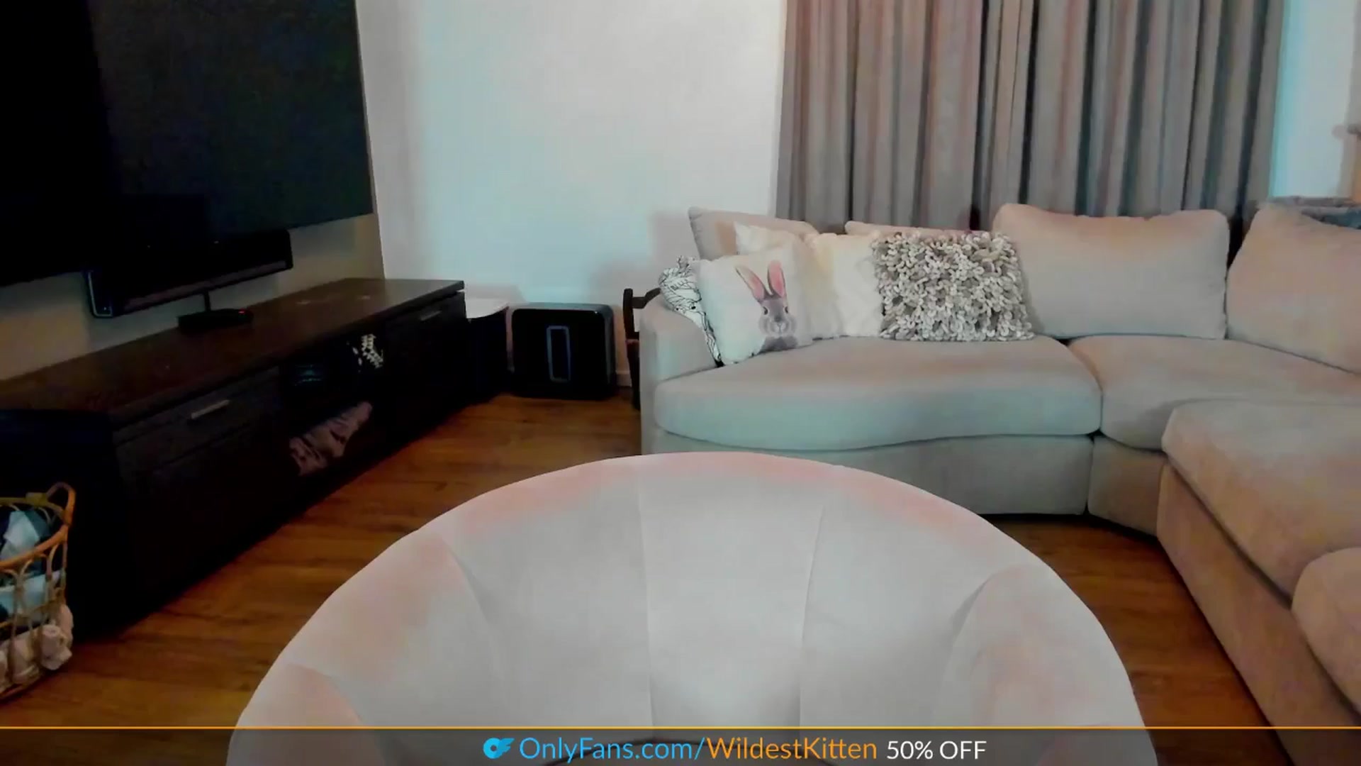 Gallery image thumbnail from WildestKitten's myfreecams stream on, 04/17/2025, 21:48 image 18 of 20