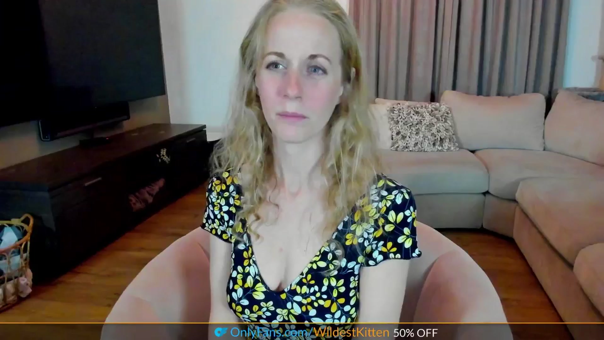 Gallery image thumbnail from WildestKitten's myfreecams stream on, 04/17/2025, 21:48 image 15 of 20