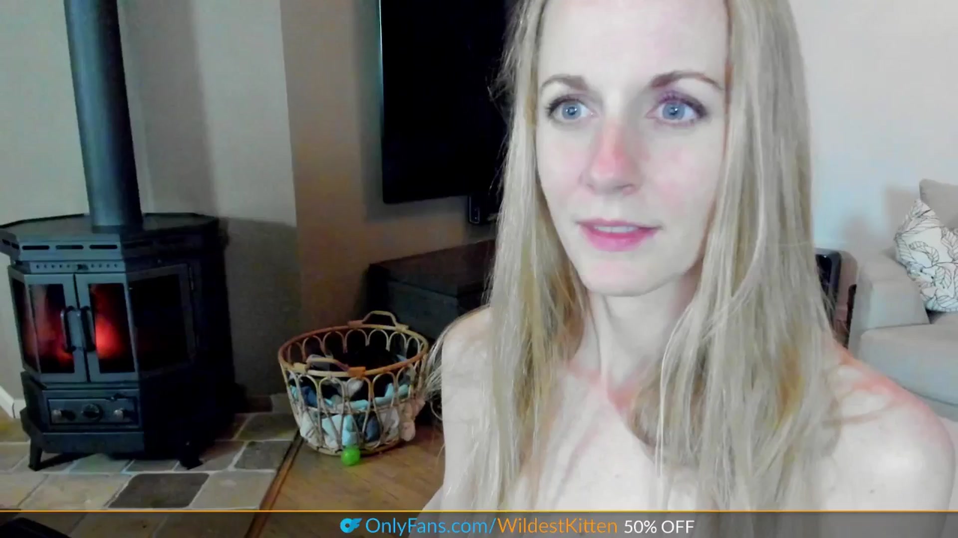 Gallery image thumbnail from WildestKitten's myfreecams stream on, 04/19/2025, 21:54 image 14 of 20