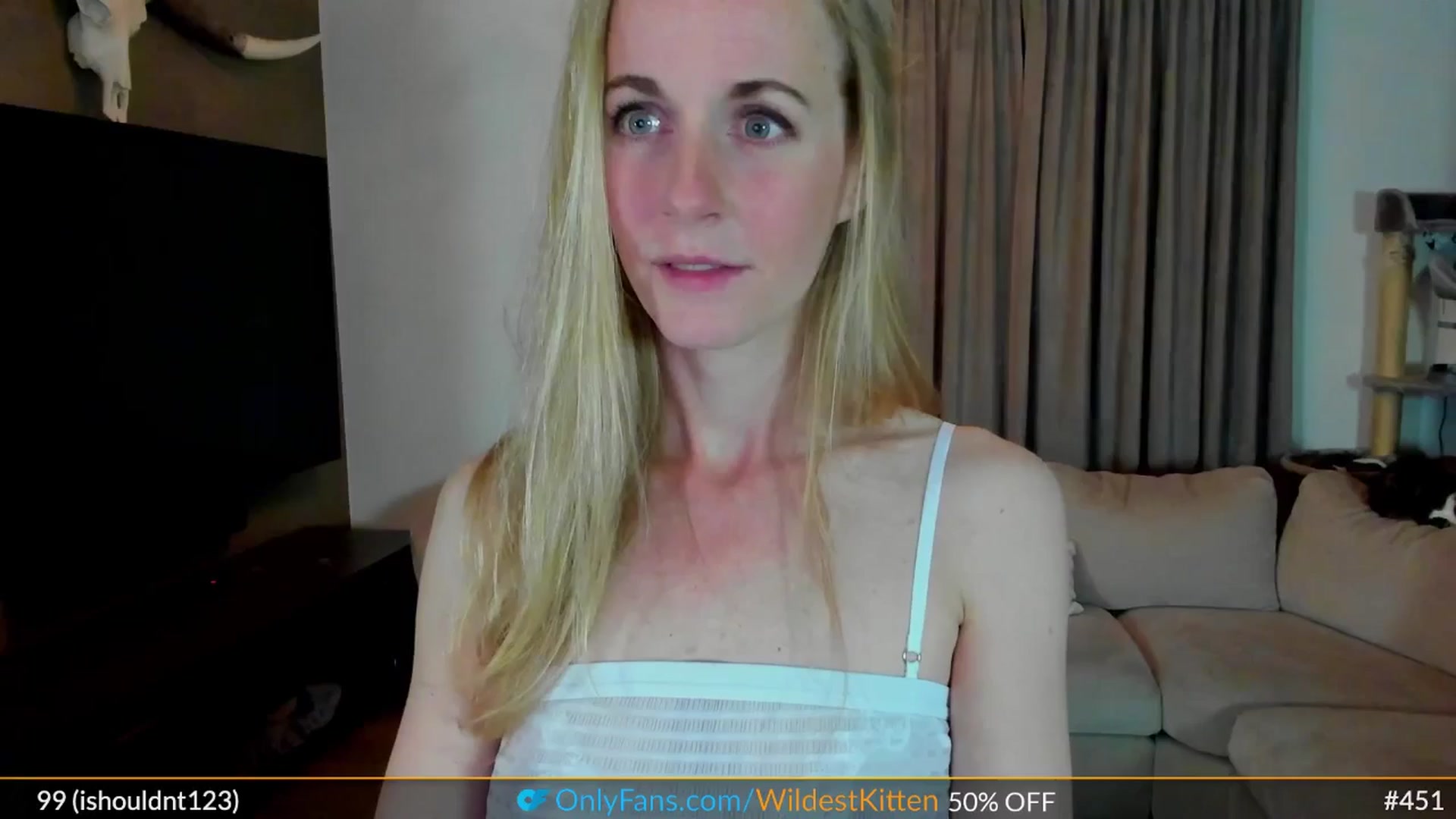 Gallery image thumbnail from WildestKitten's myfreecams stream on, 04/29/2025, 23:03 image 6 of 20