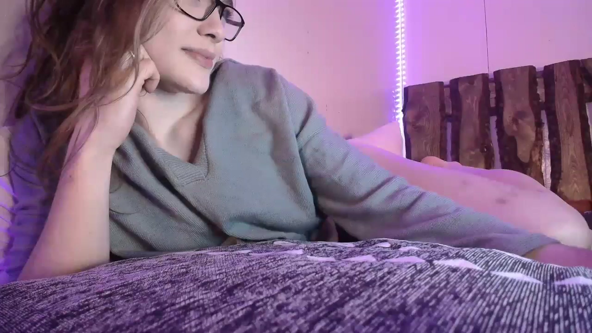 Gallery image thumbnail from Wildflower69's myfreecams stream on, 05/17/2024, 07:10 image 4 of 20